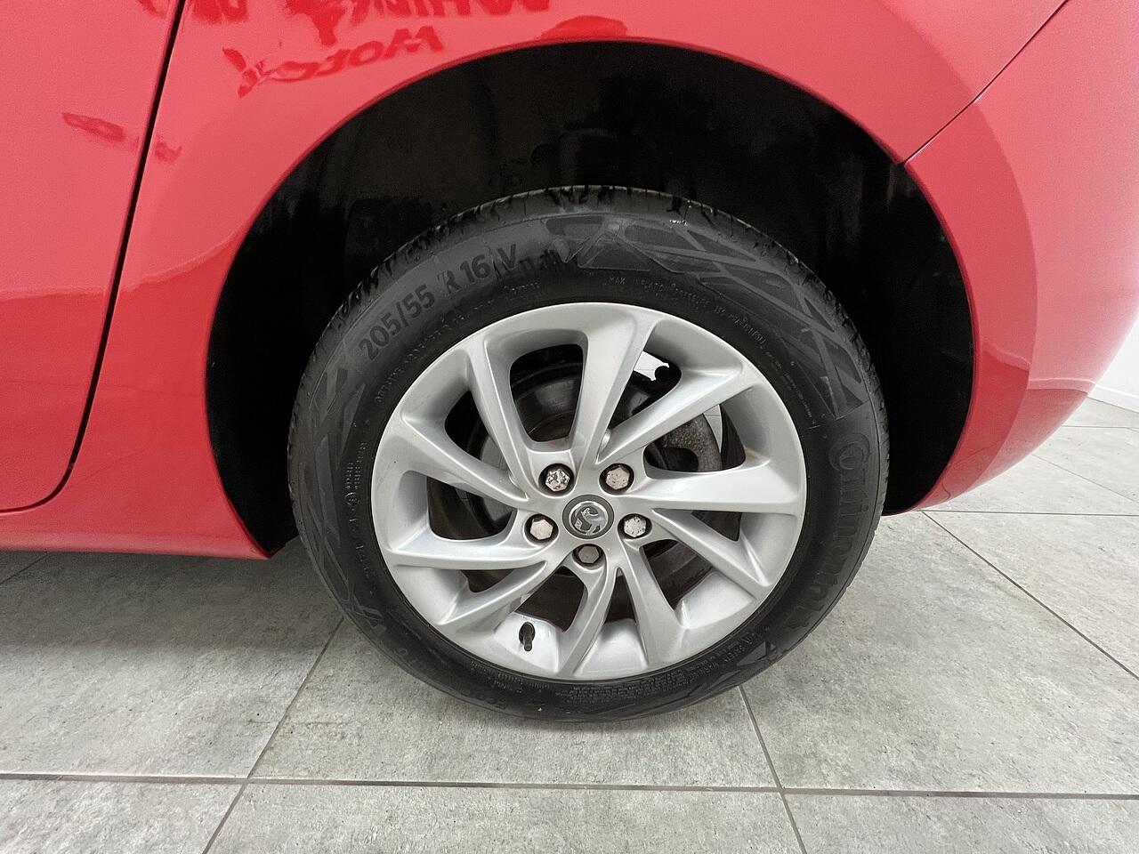 Vauxhall Astra view 20