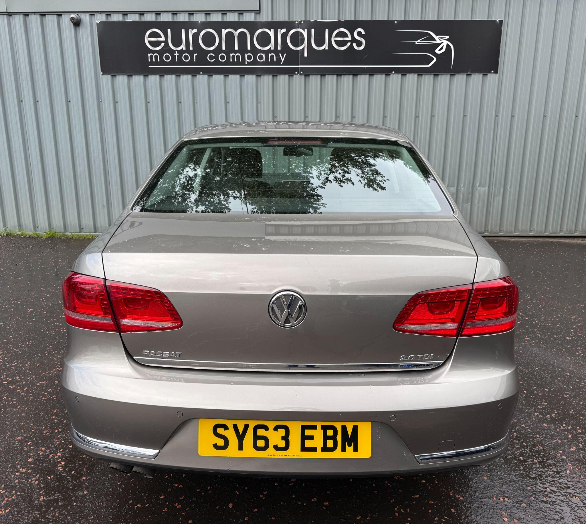 Volkswagen Passat view 5