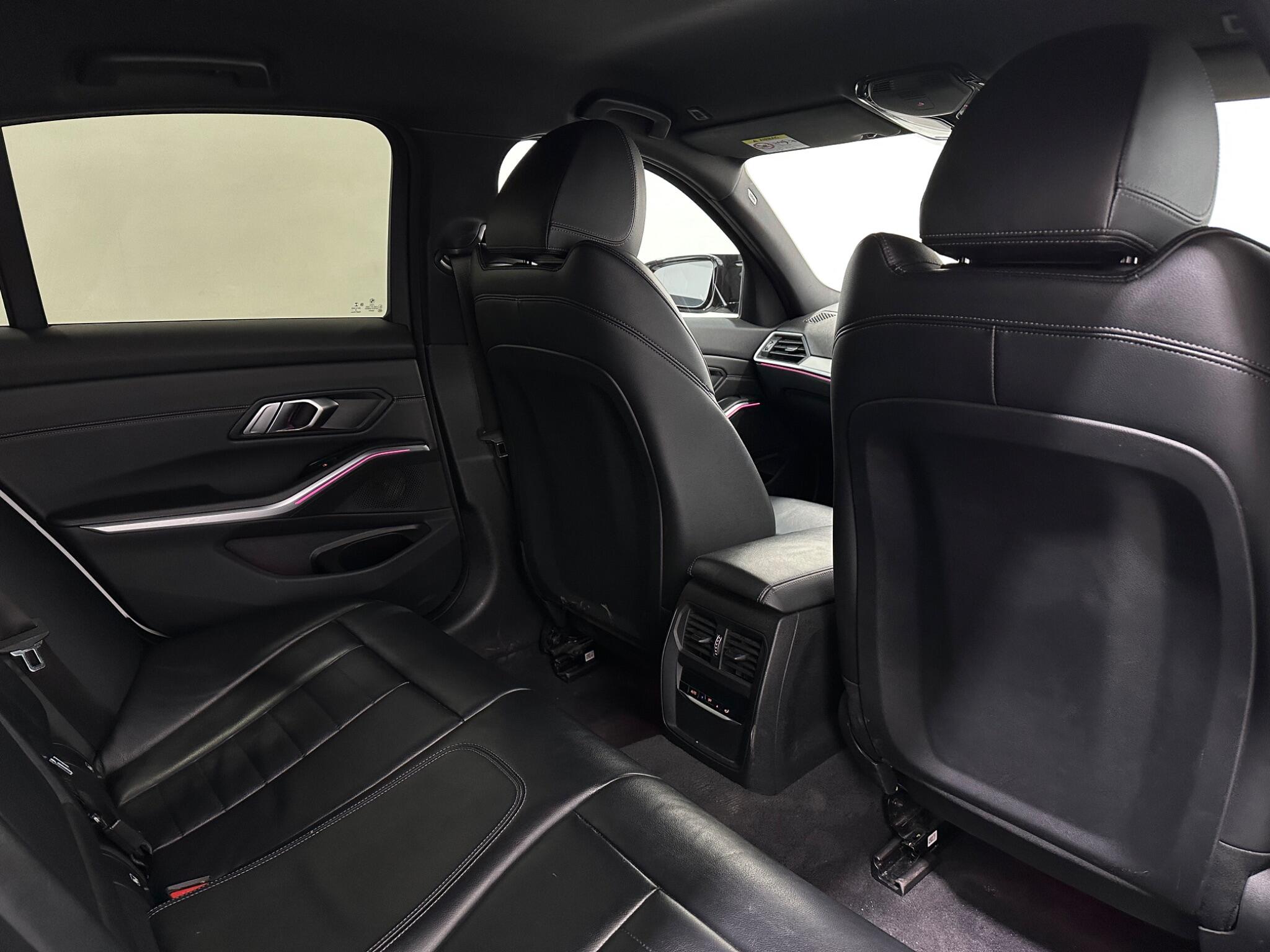 BMW 3 Series view 41