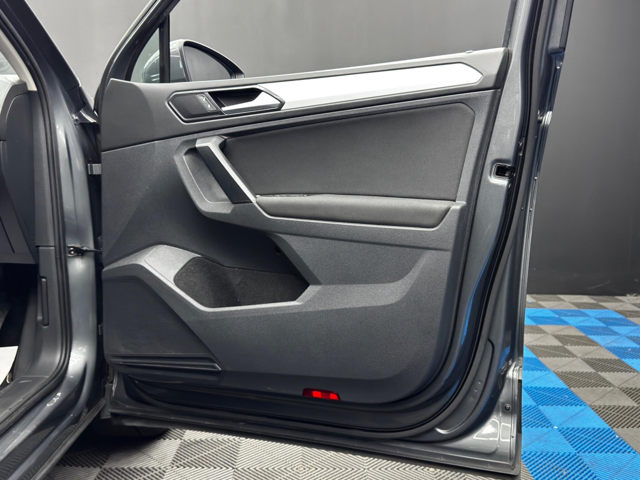 Volkswagen Tiguan view 41