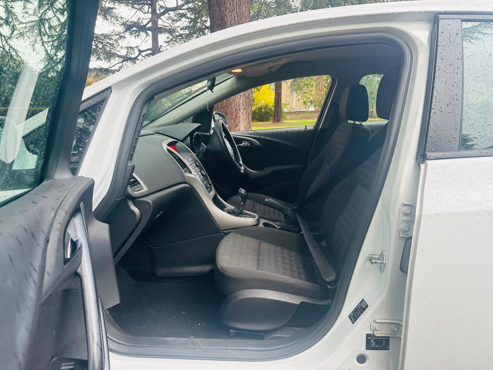 Vauxhall Astra view 15