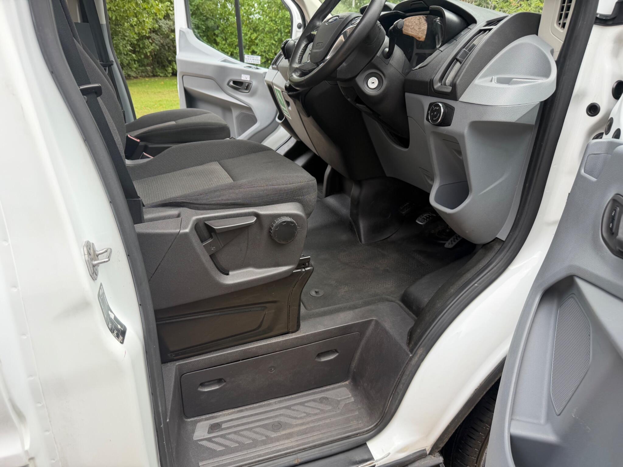Ford Transit view 21