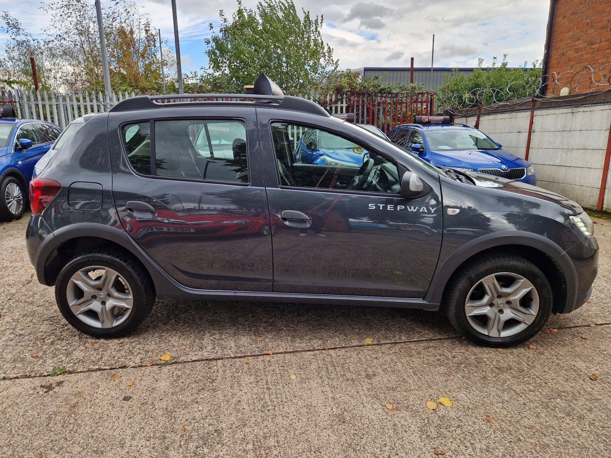 Dacia Sandero Stepway view 8
