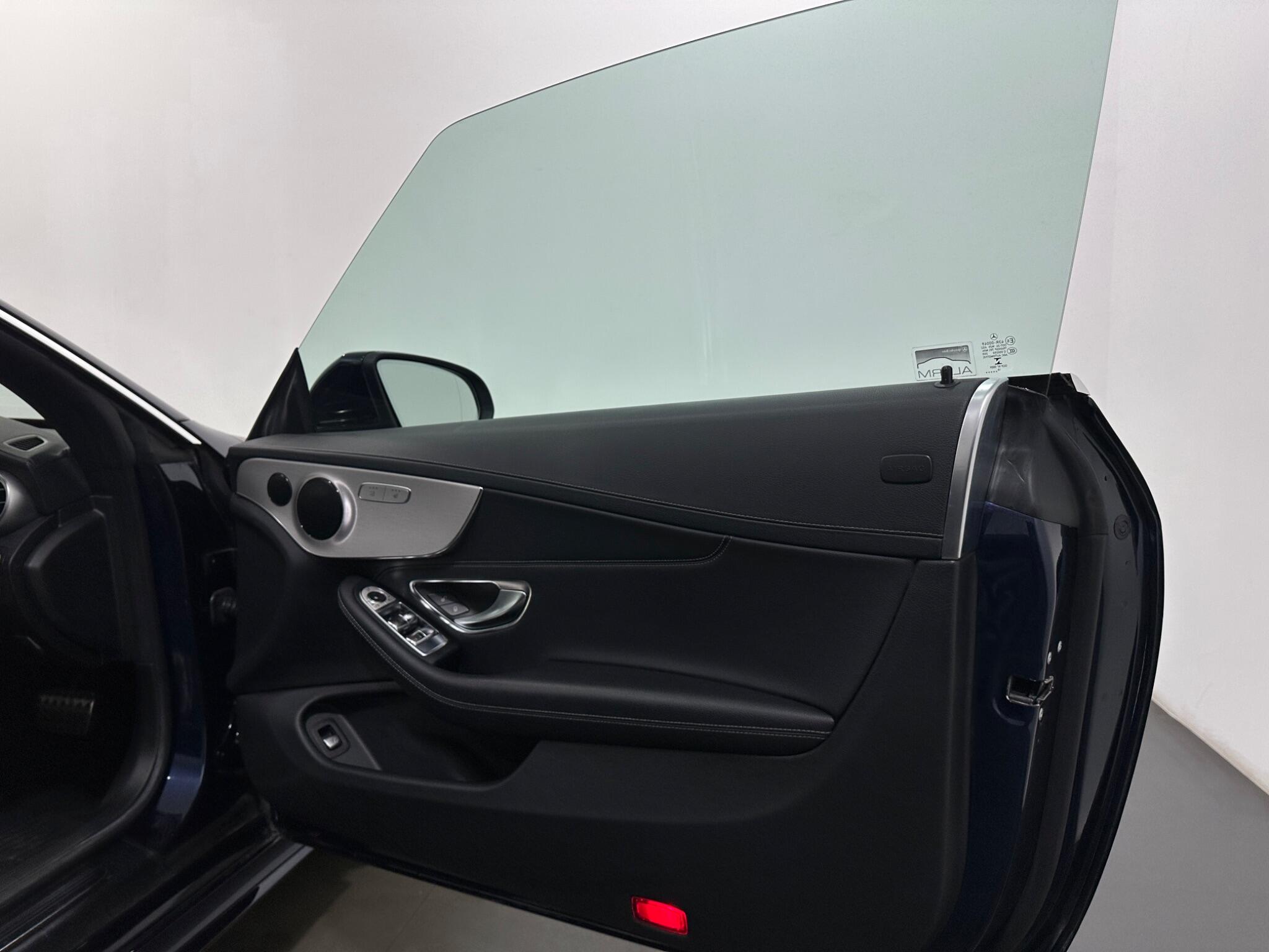 Mercedes-Benz C Class view 35