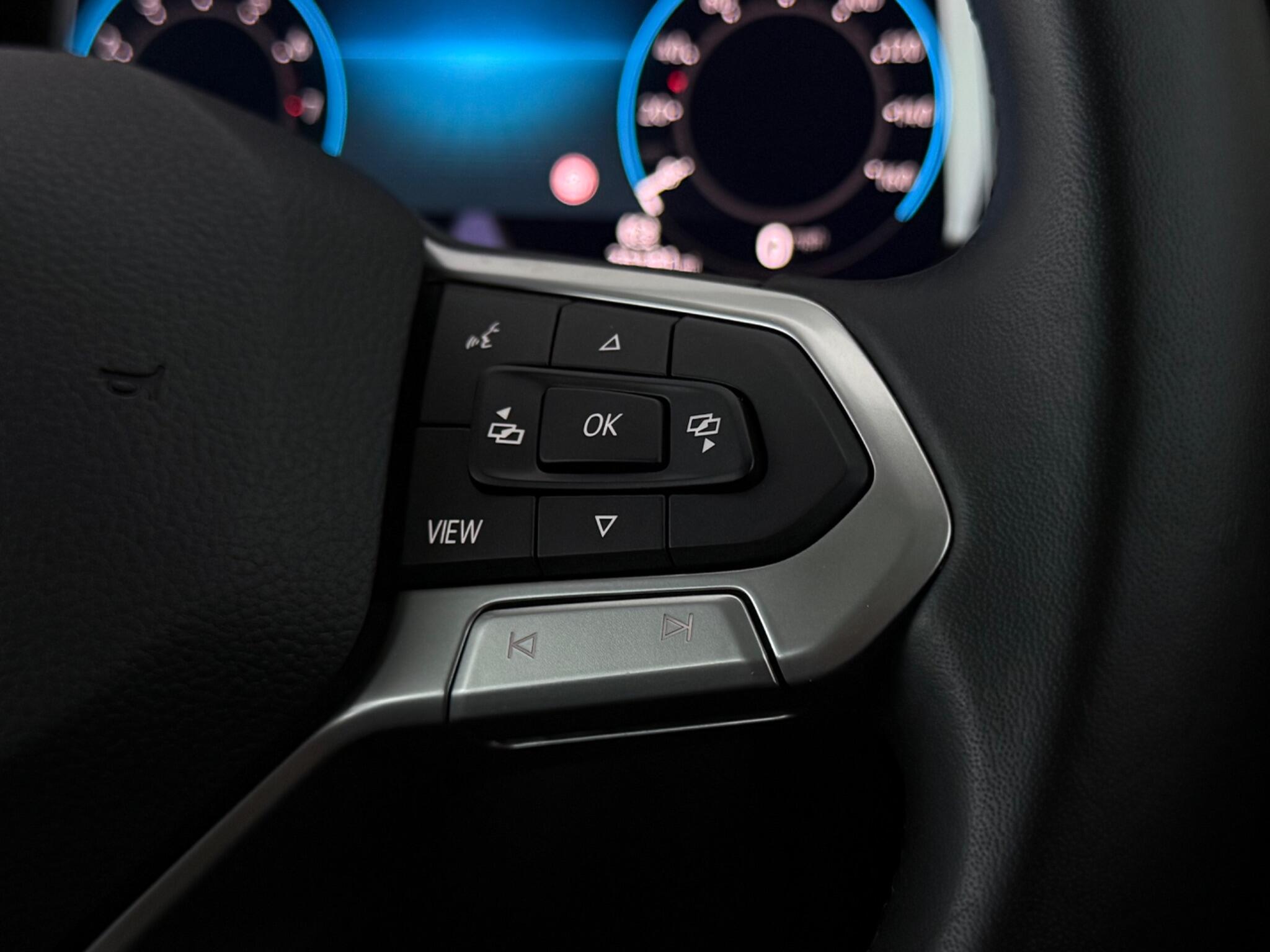 Volkswagen Golf view 16