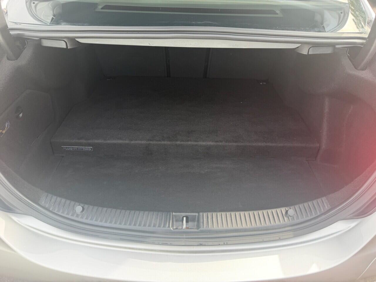 Mercedes-Benz C-Class view 6