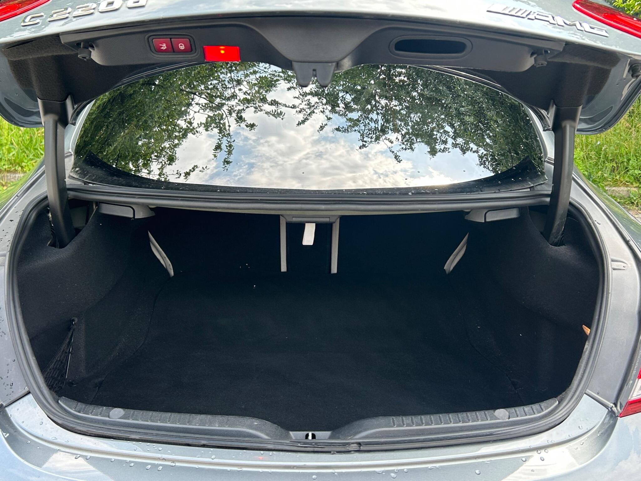 Mercedes-Benz C-Class view 49