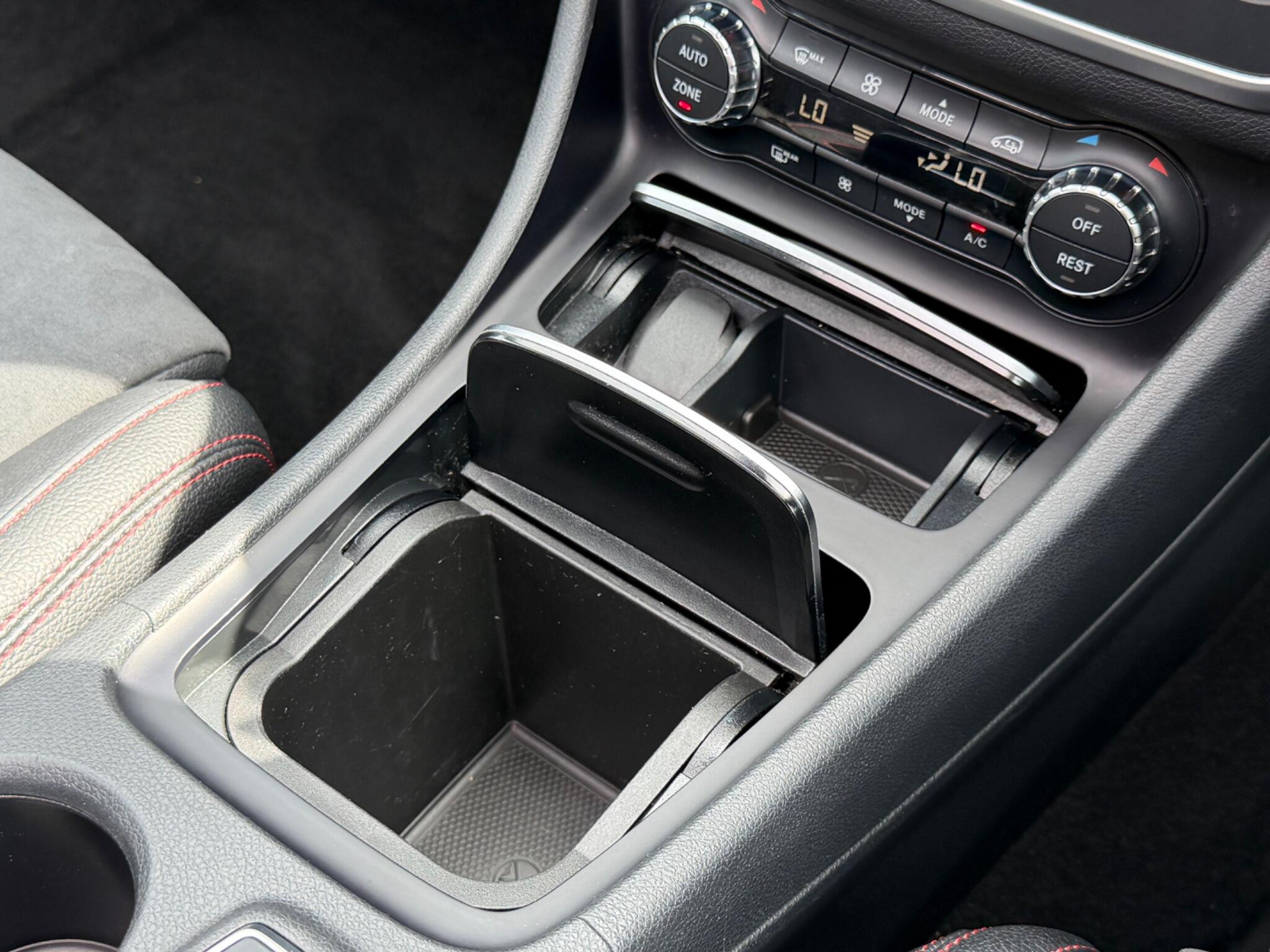 Mercedes-Benz Cla view 42