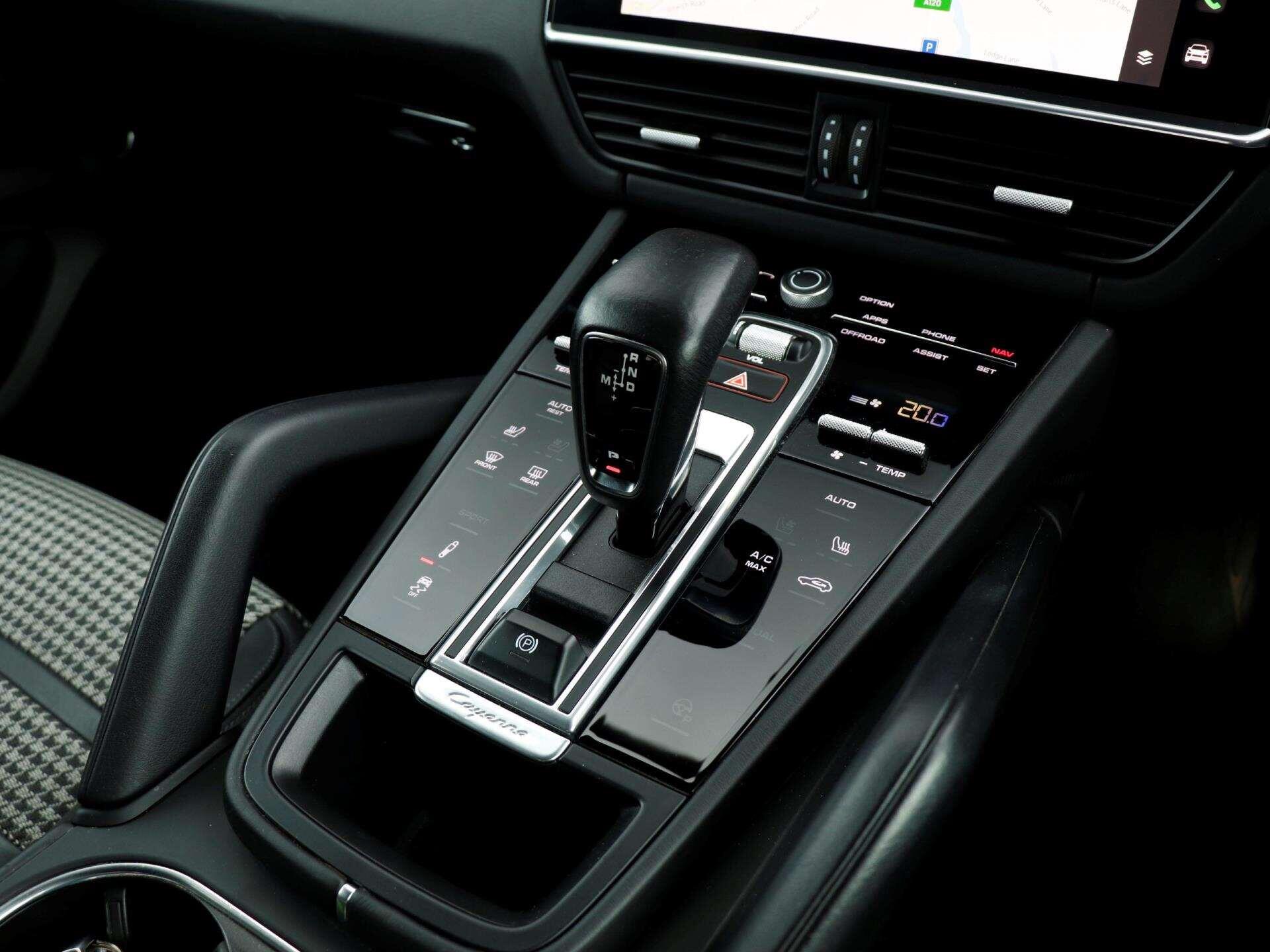 Porsche Cayenne view 19