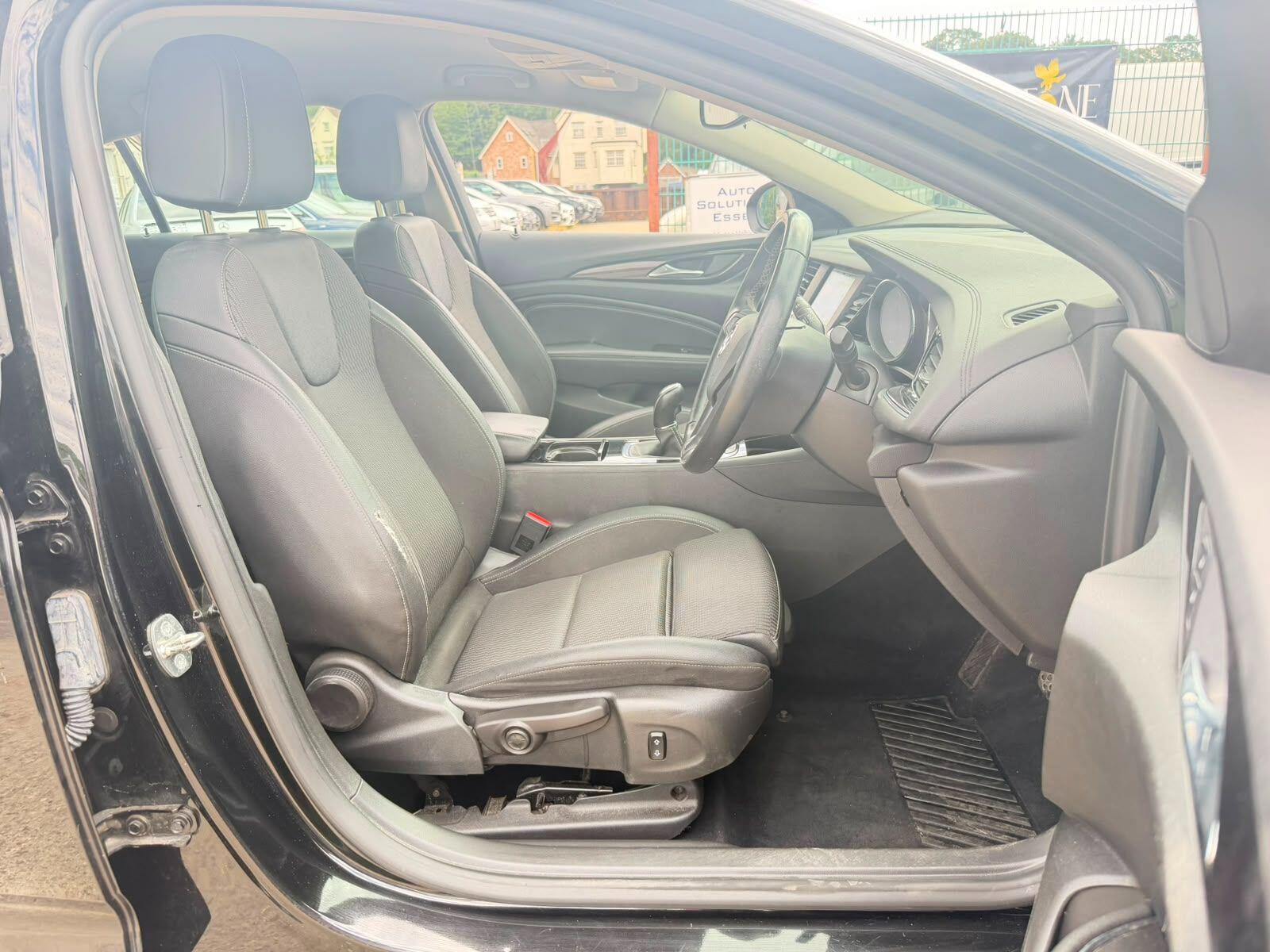 Vauxhall Insignia view 9