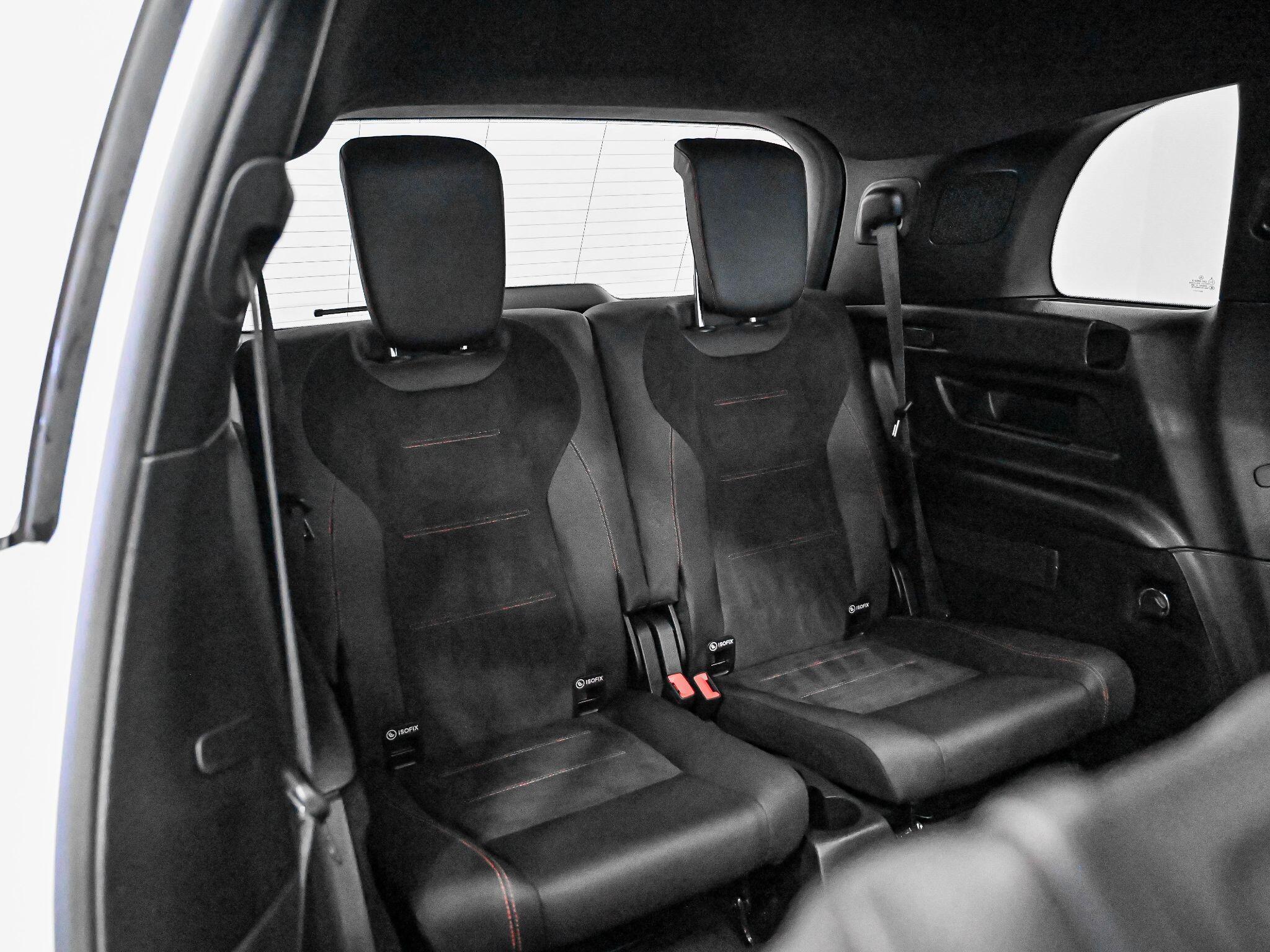 Mercedes-Benz GLB view 27