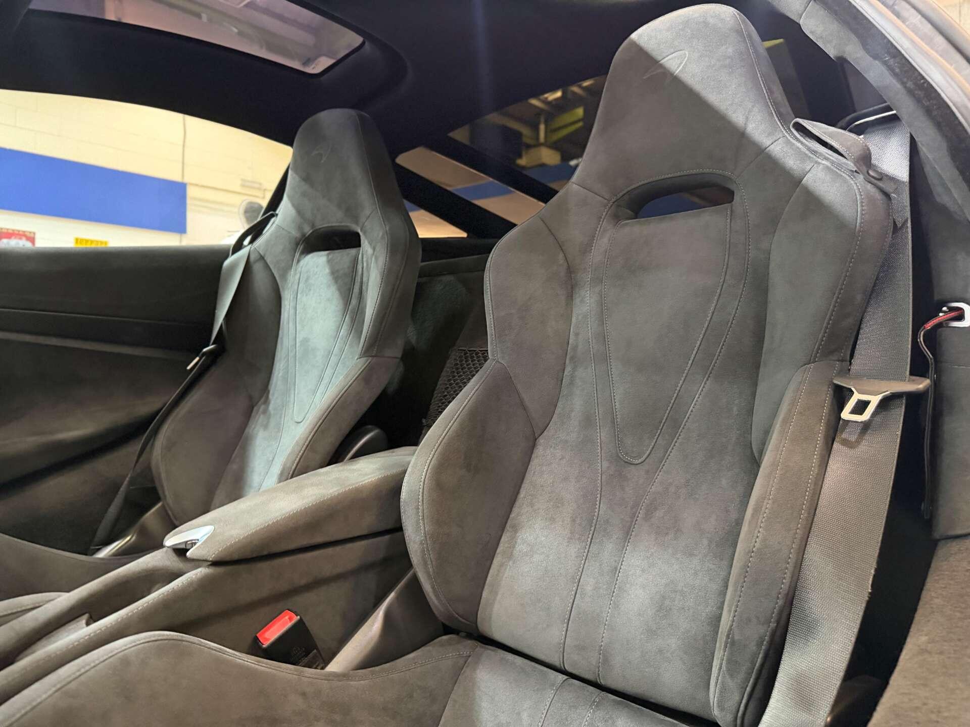 Mclaren 720s view 7