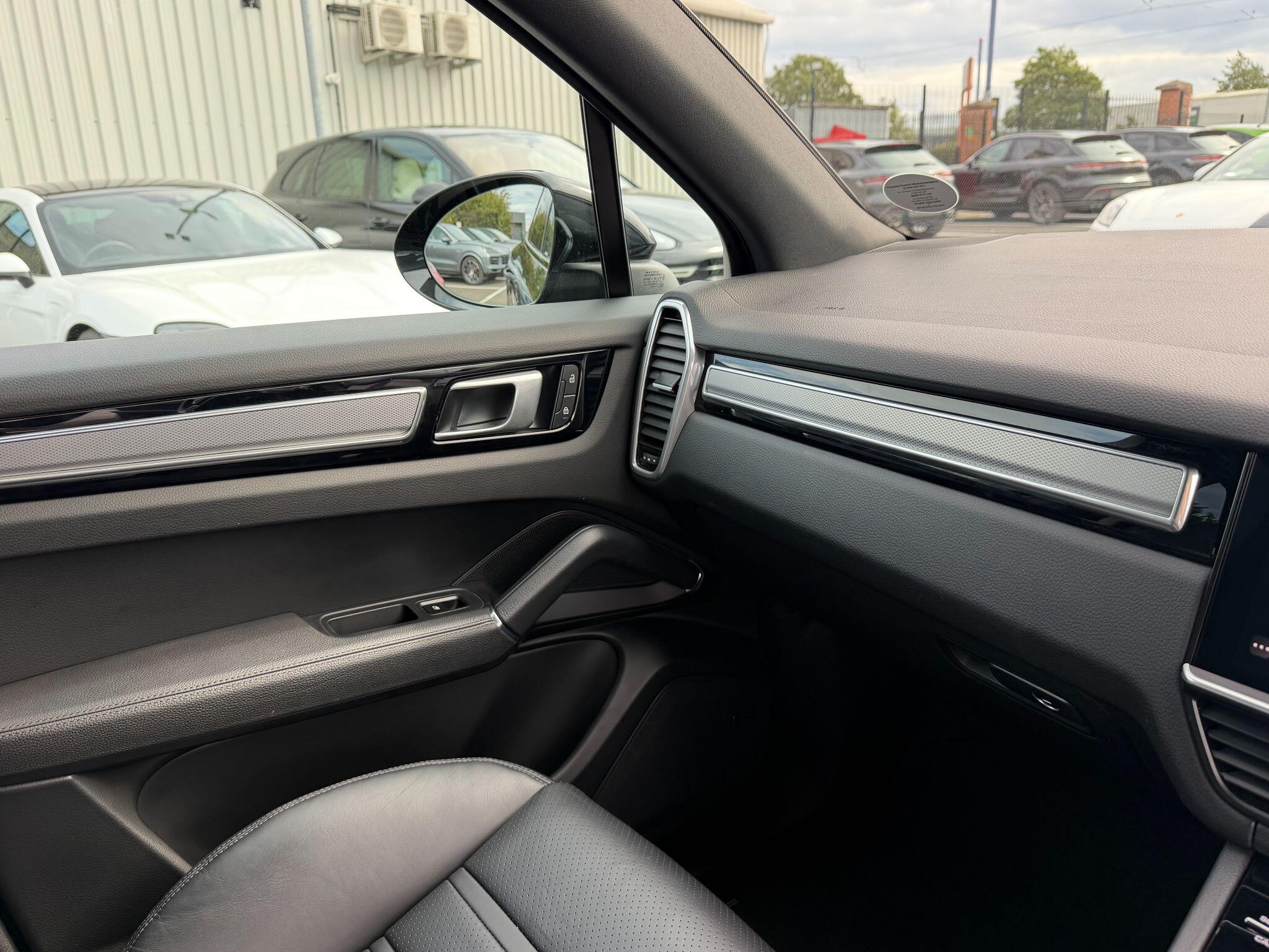 Porsche Cayenne view 64