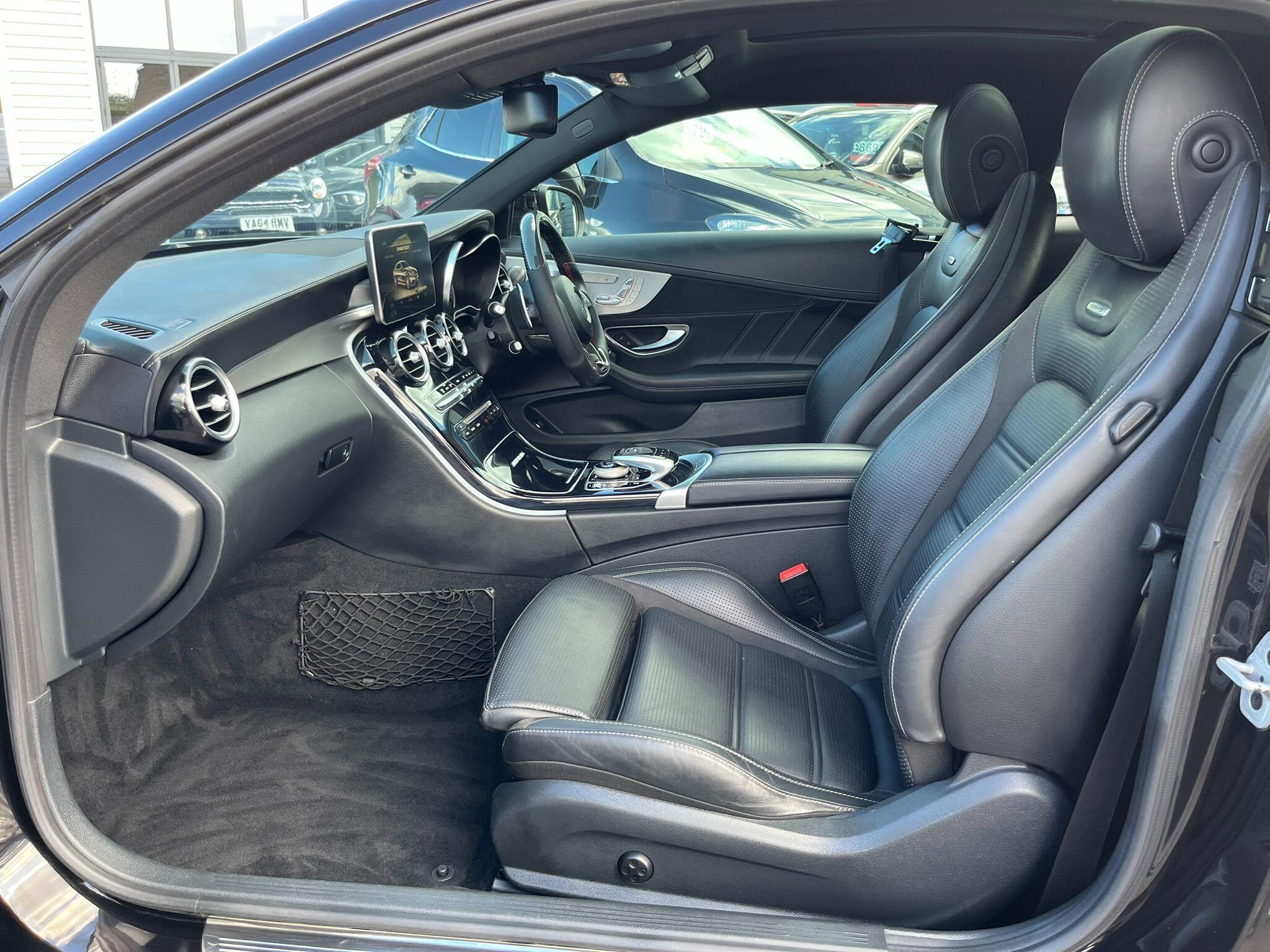 Mercedes-Benz C-Class view 34