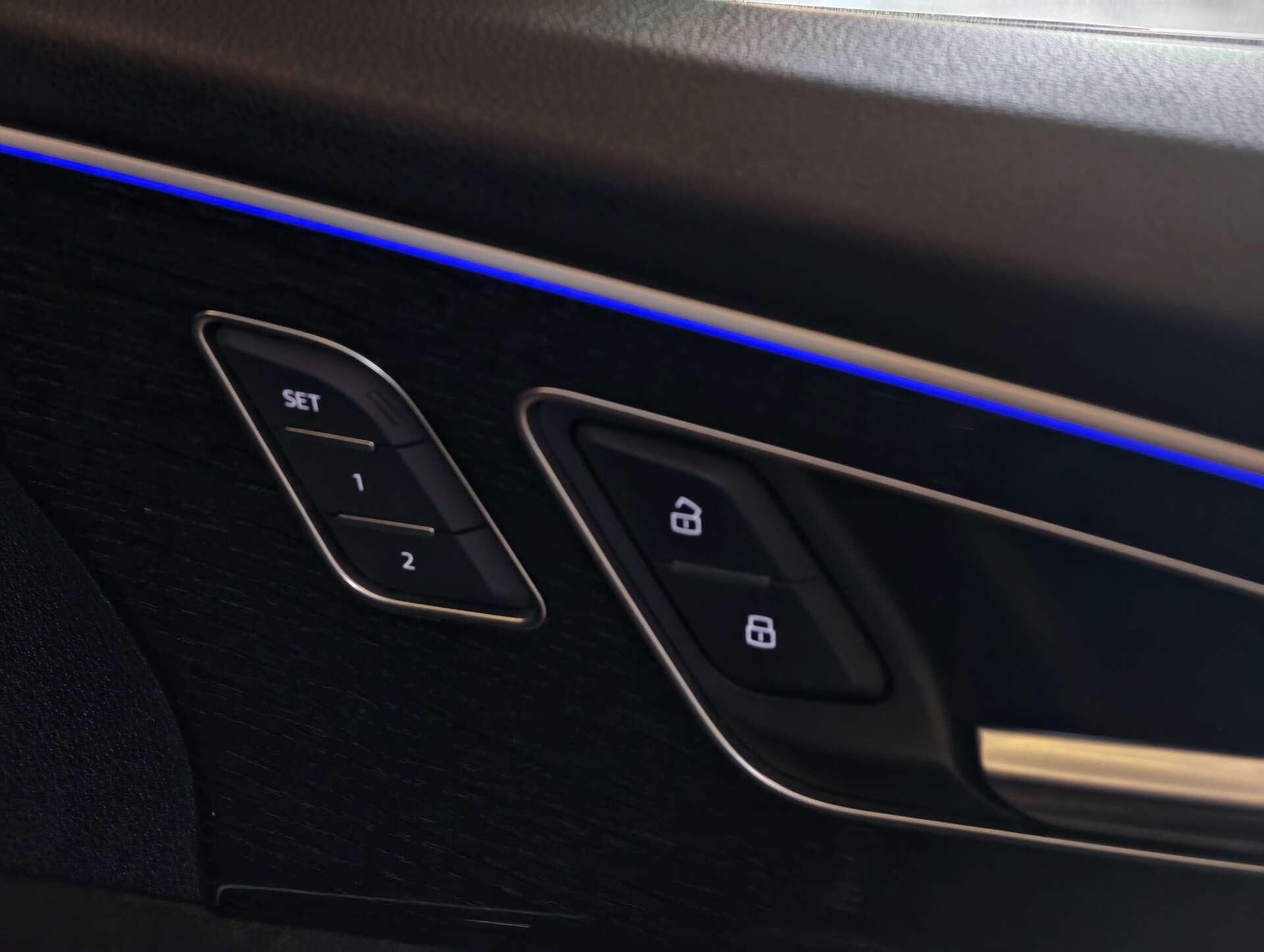 Audi Q8 view 23