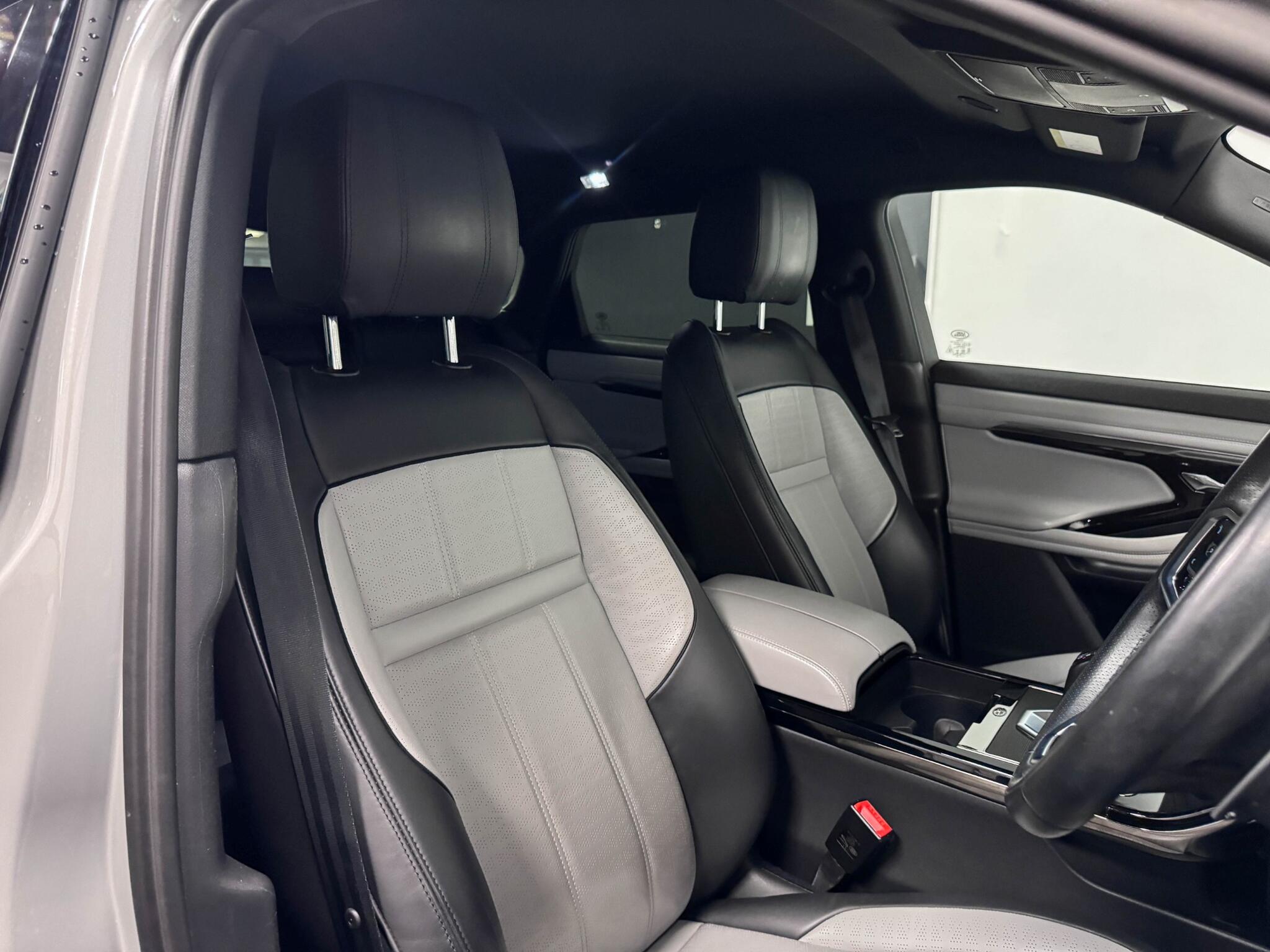 Land Rover Range Rover Evoque view 31