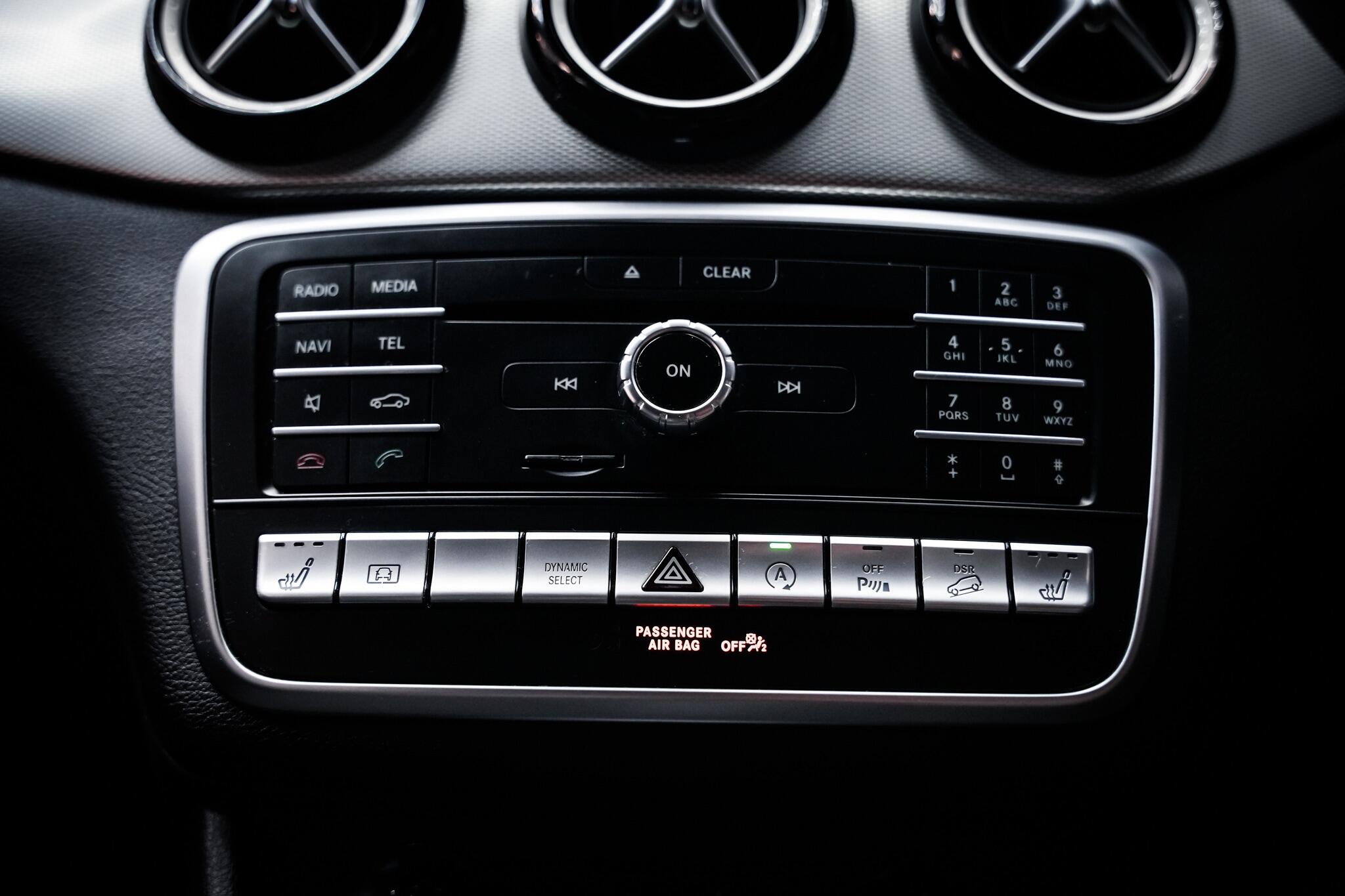 Mercedes-Benz Gla view 39