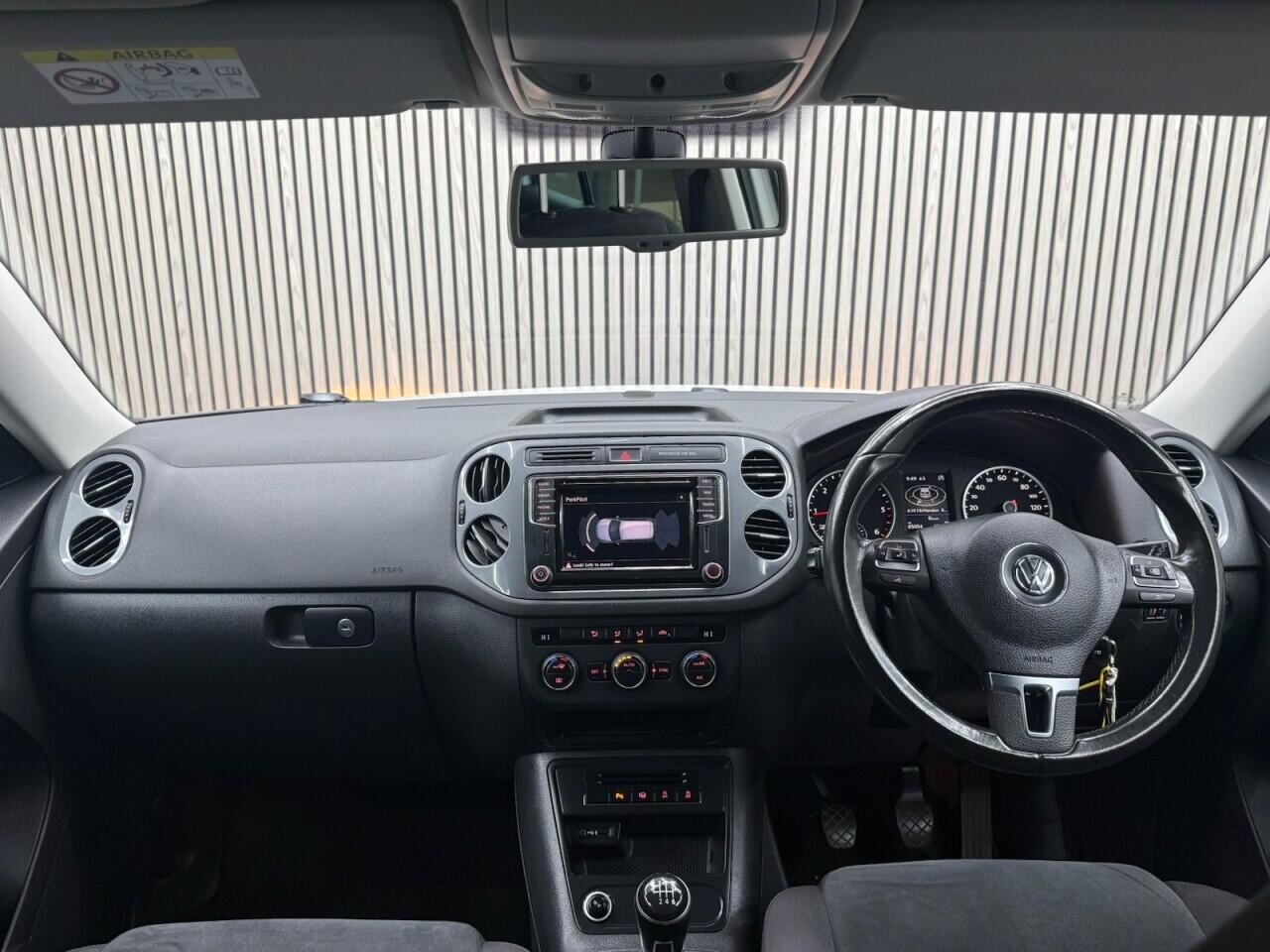 Volkswagen Tiguan view 8