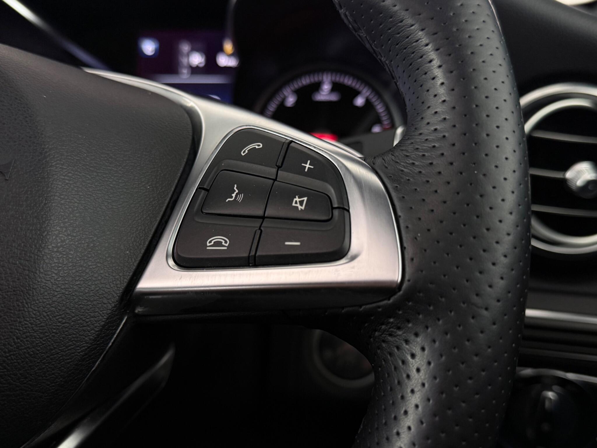 Mercedes-Benz GLC view 17