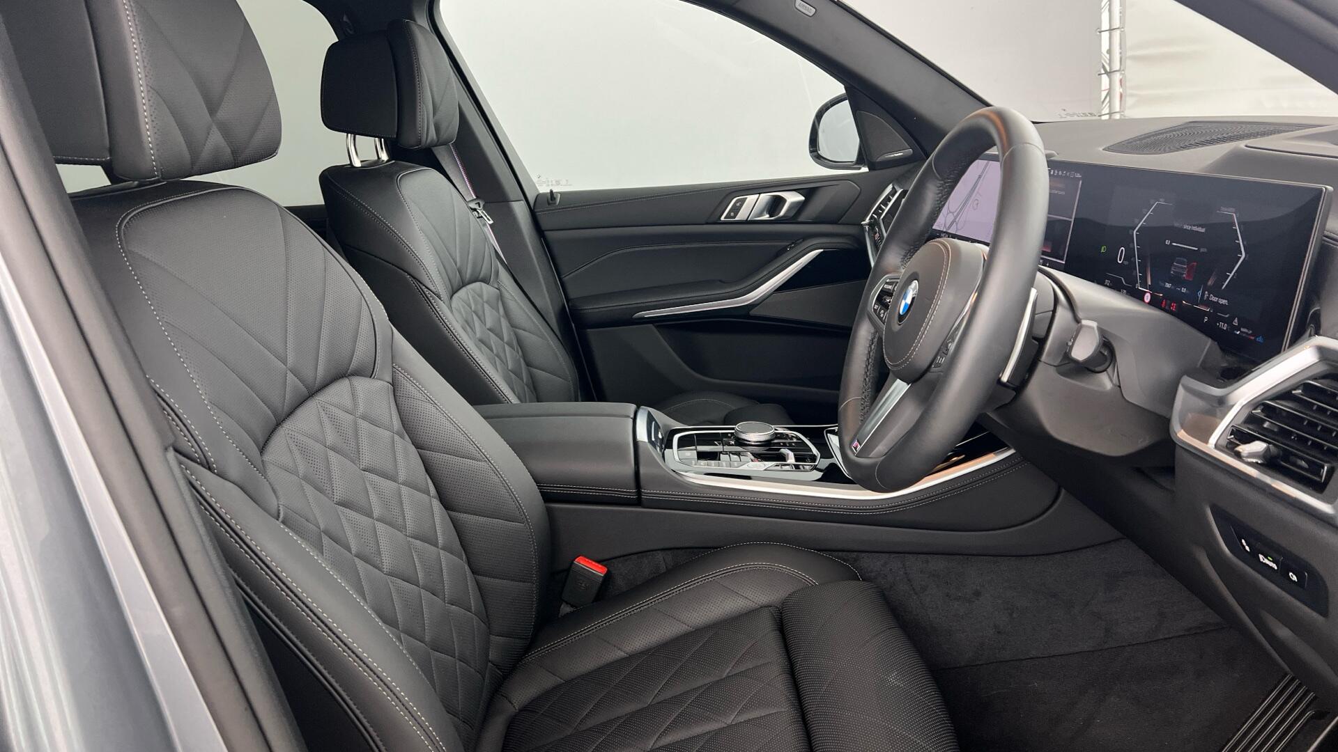 BMW X5 view 11