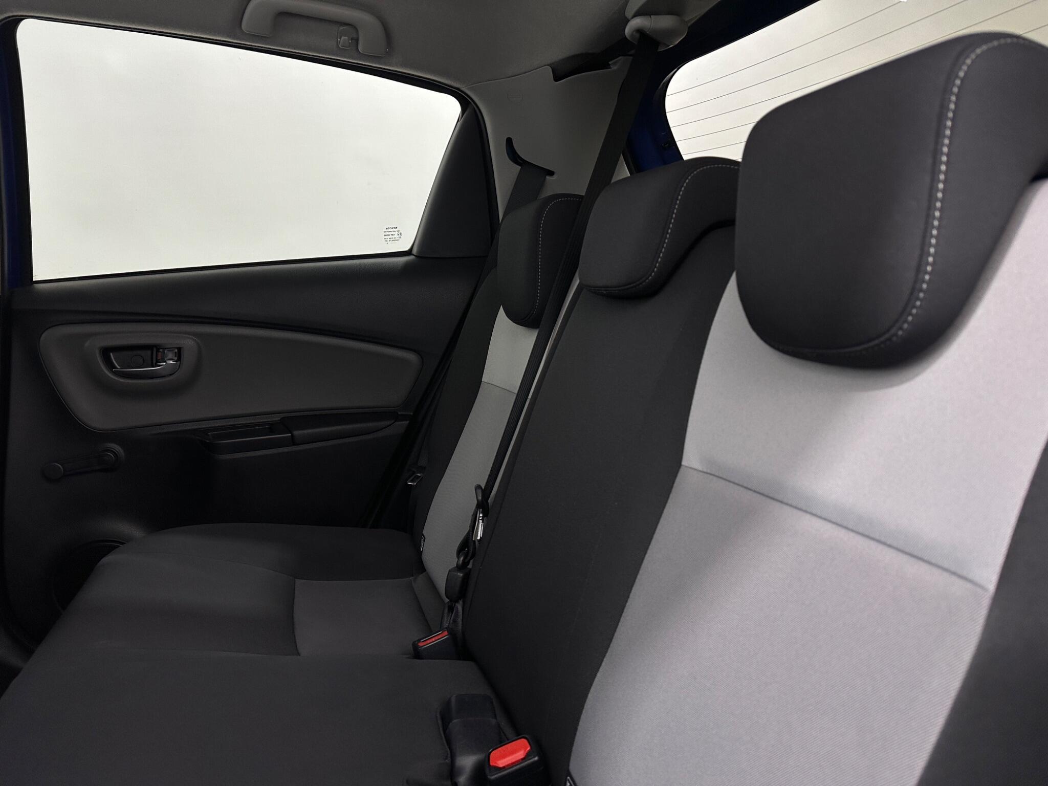 Toyota Yaris view 33