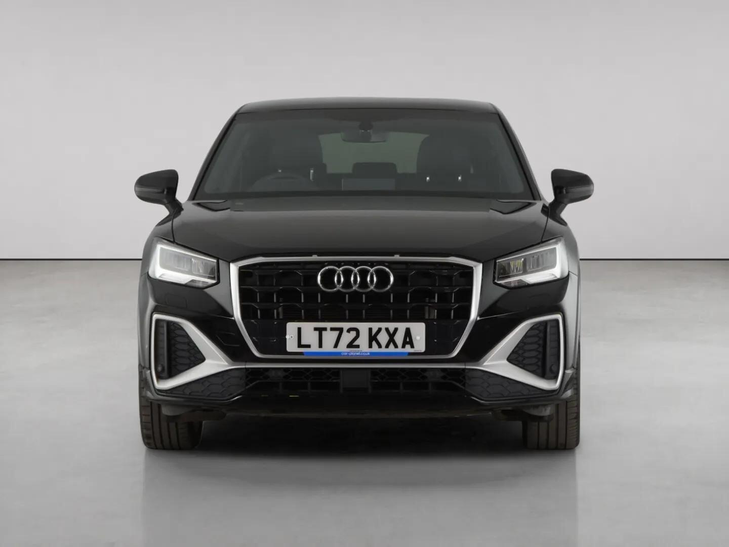 Audi Q2 view 5