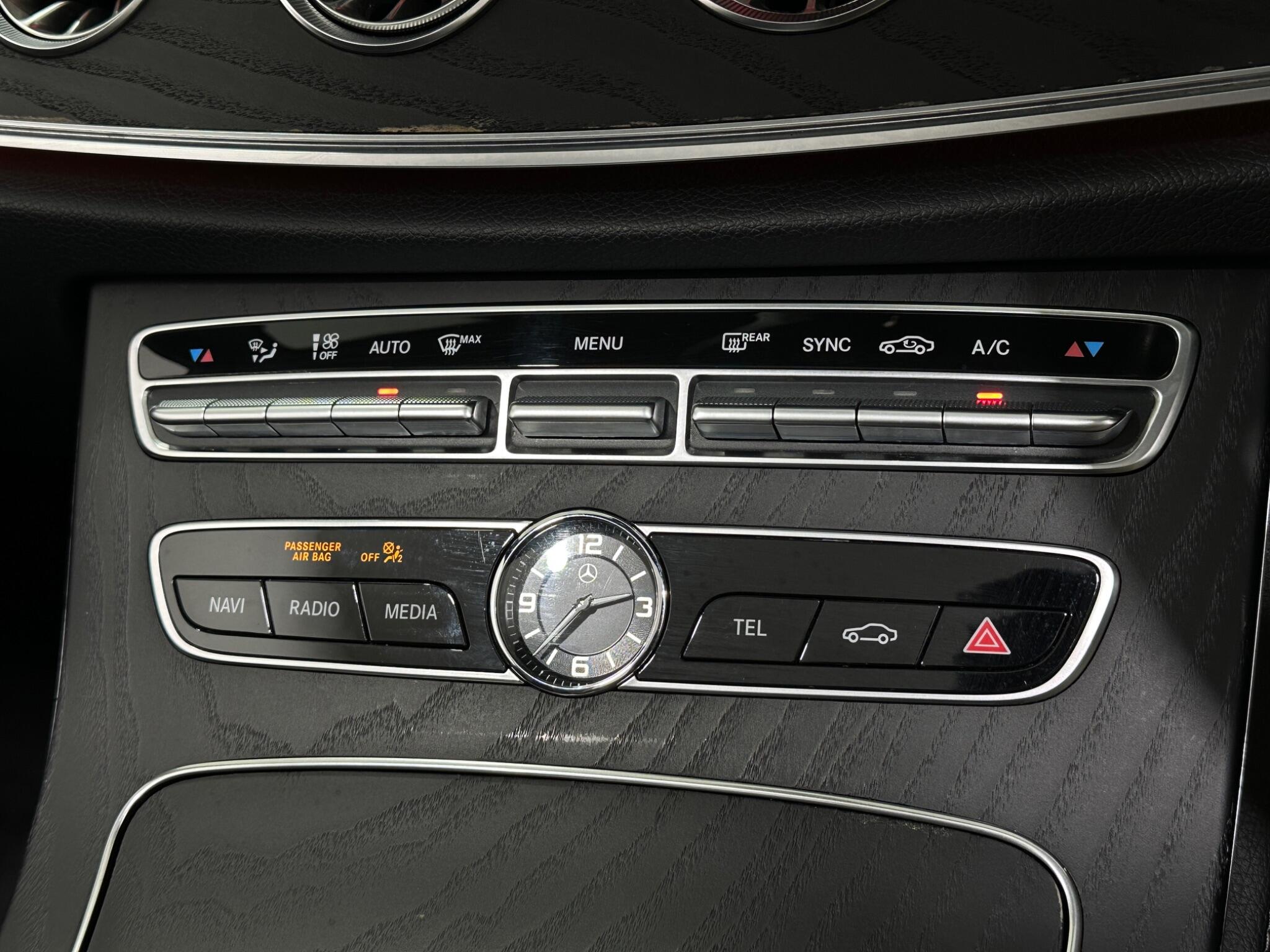 Mercedes-Benz E-Class view 23