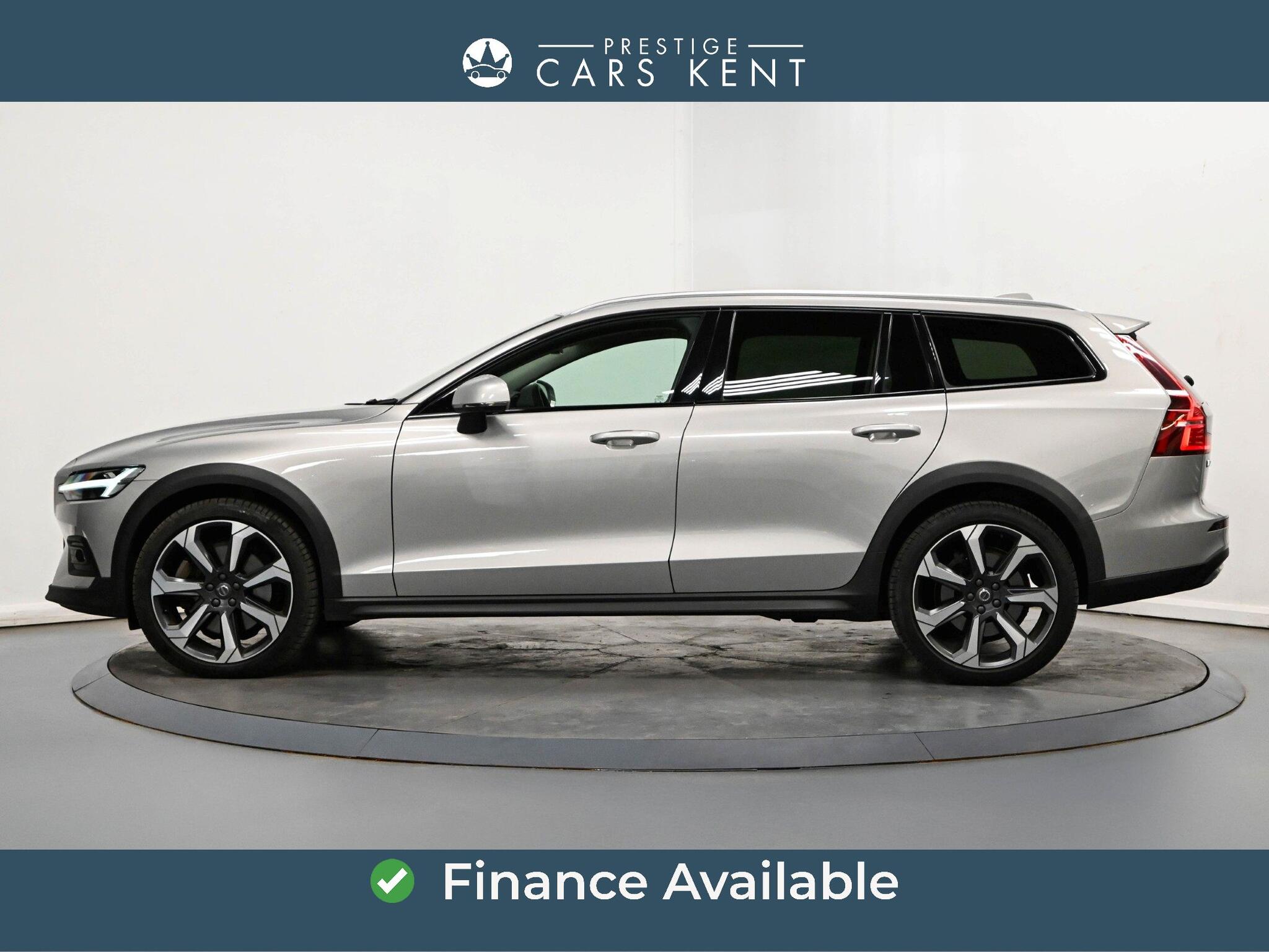 Volvo V60 Cross Country view 4