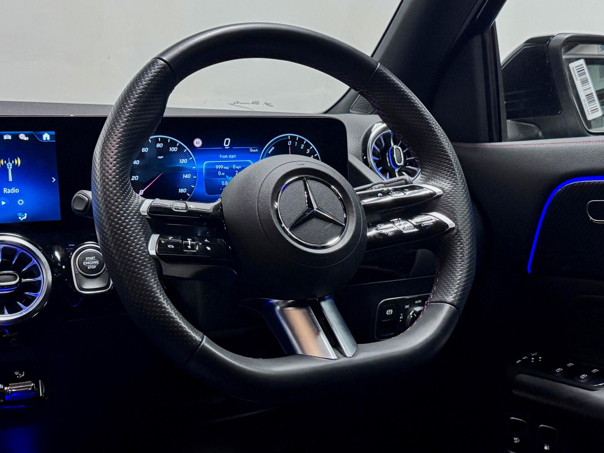 Mercedes-Benz Gla view 30