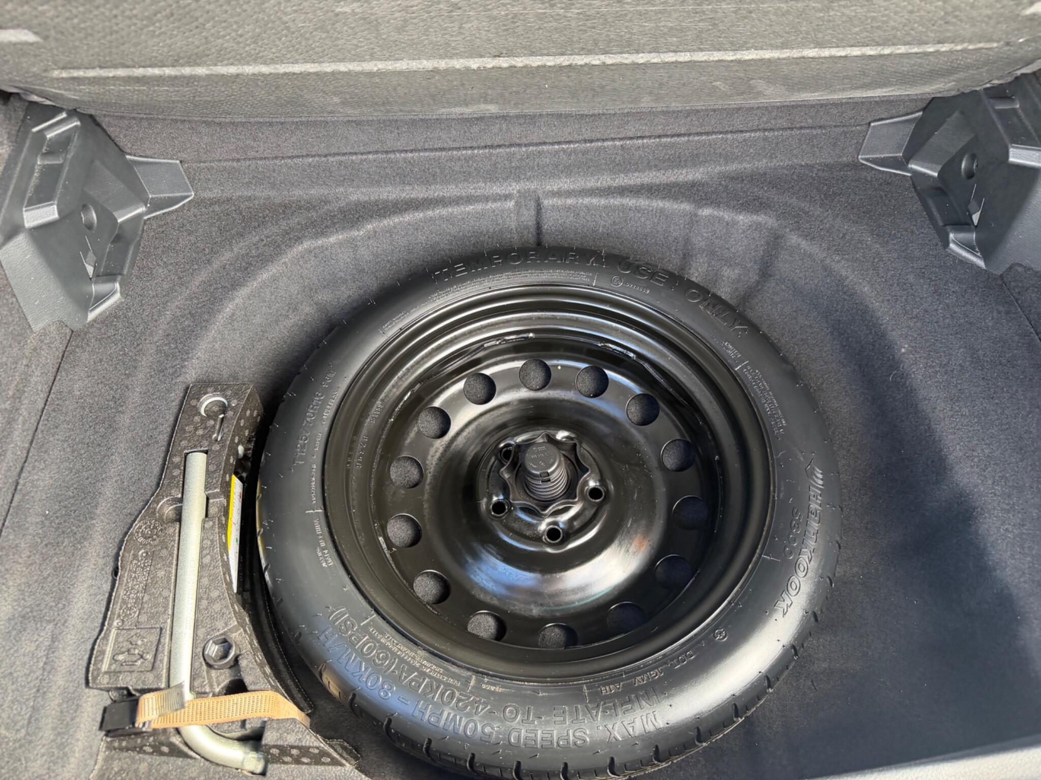 Volkswagen Golf Sportsvan view 12