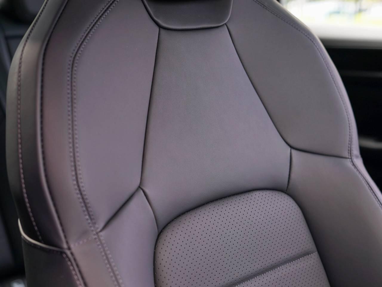 Porsche Macan view 19