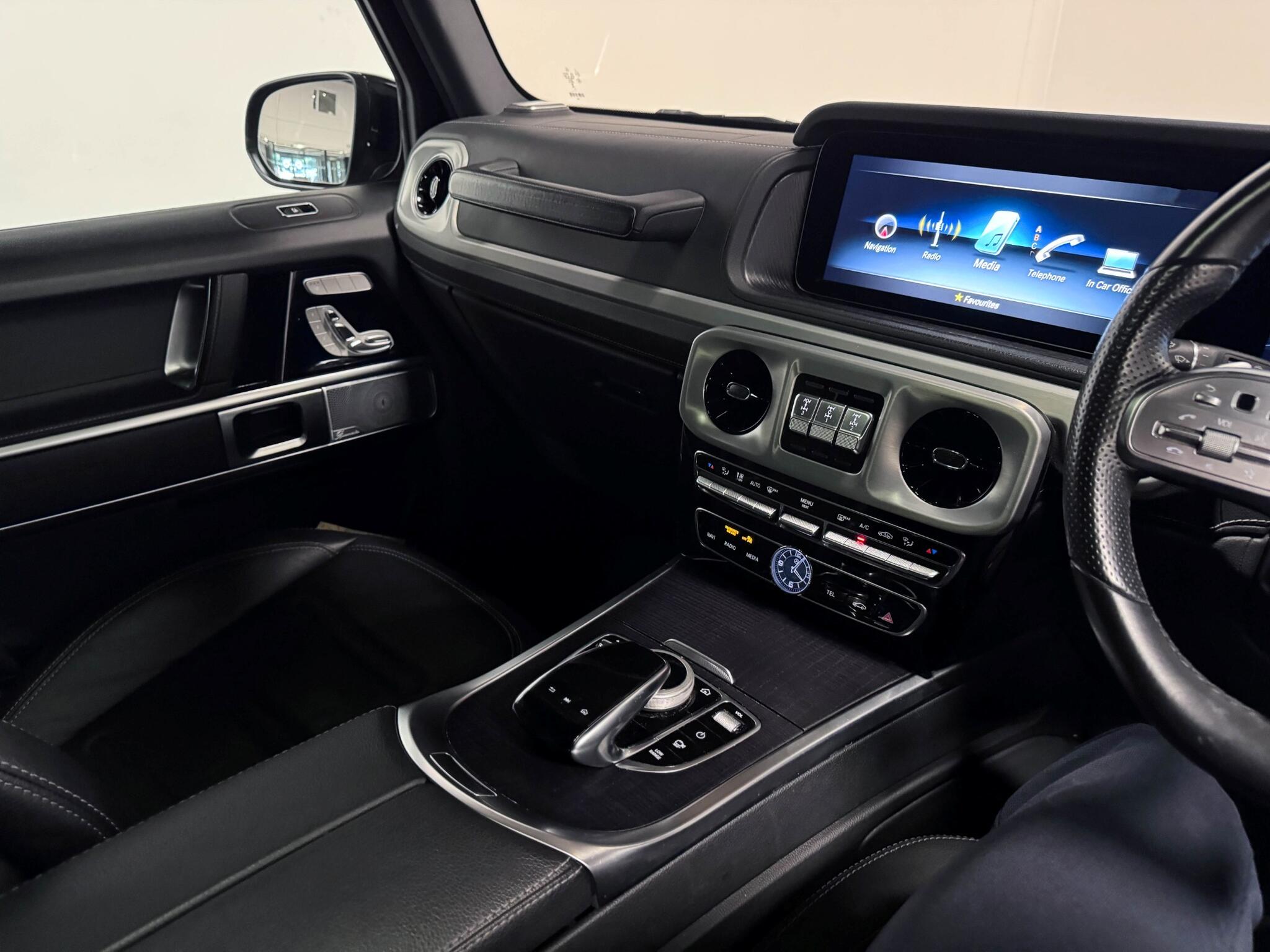 Mercedes-Benz G-Class view 36