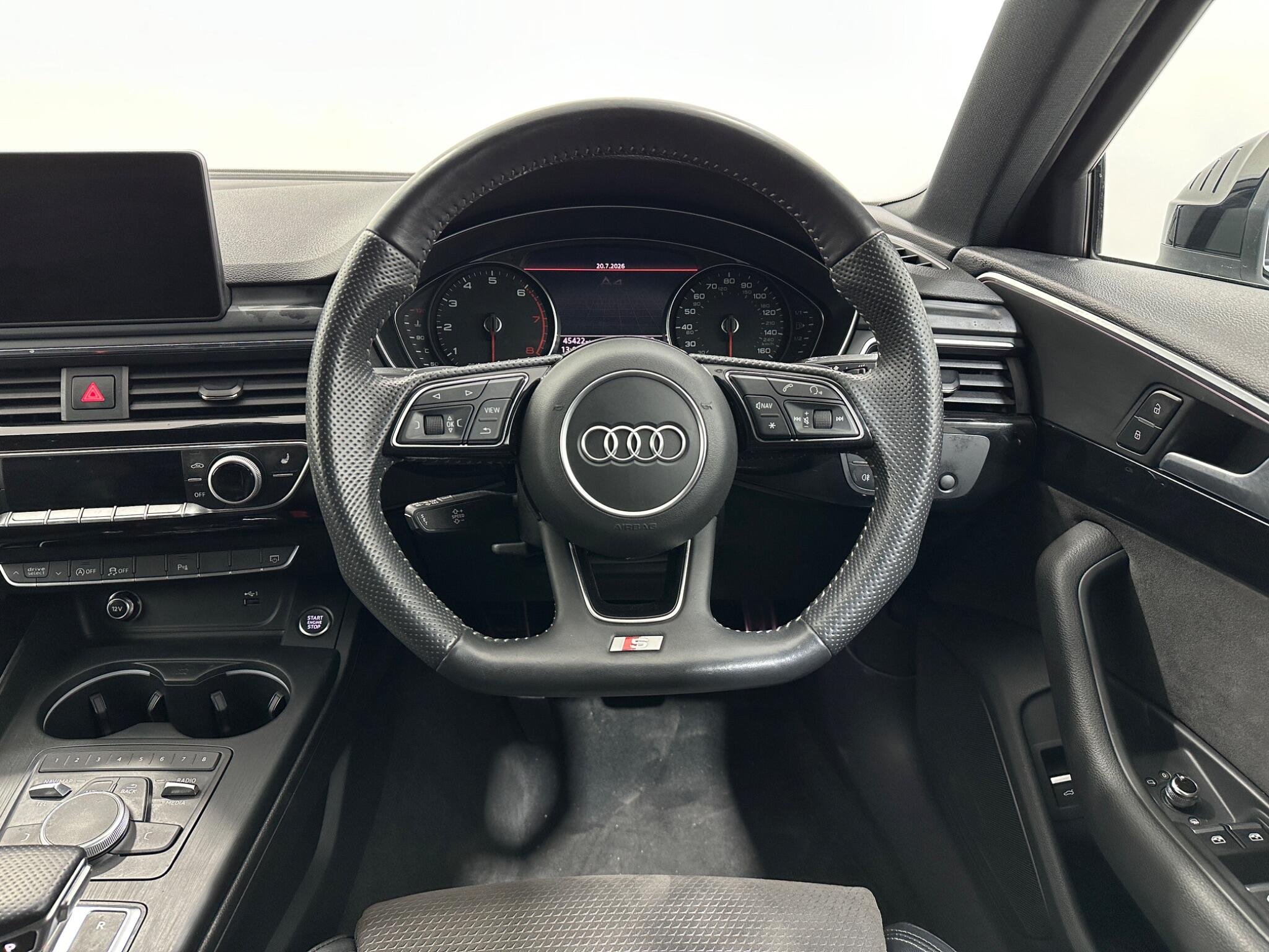 Audi A4 view 13