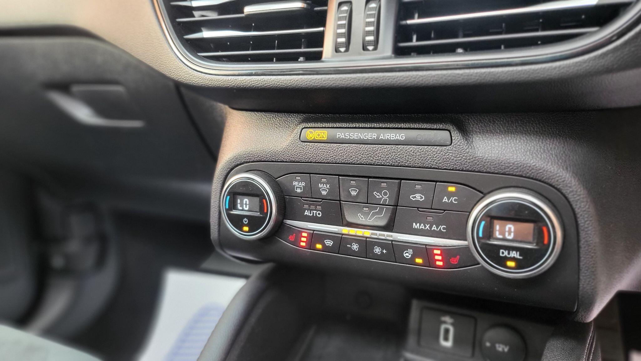 Ford Focus view 13