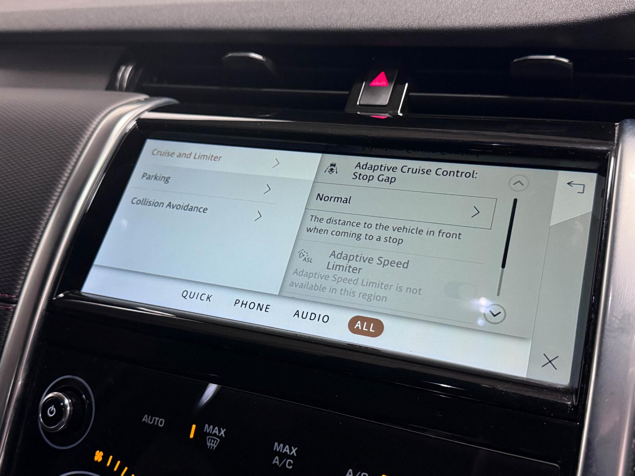 Land Rover Discovery Sport view 48