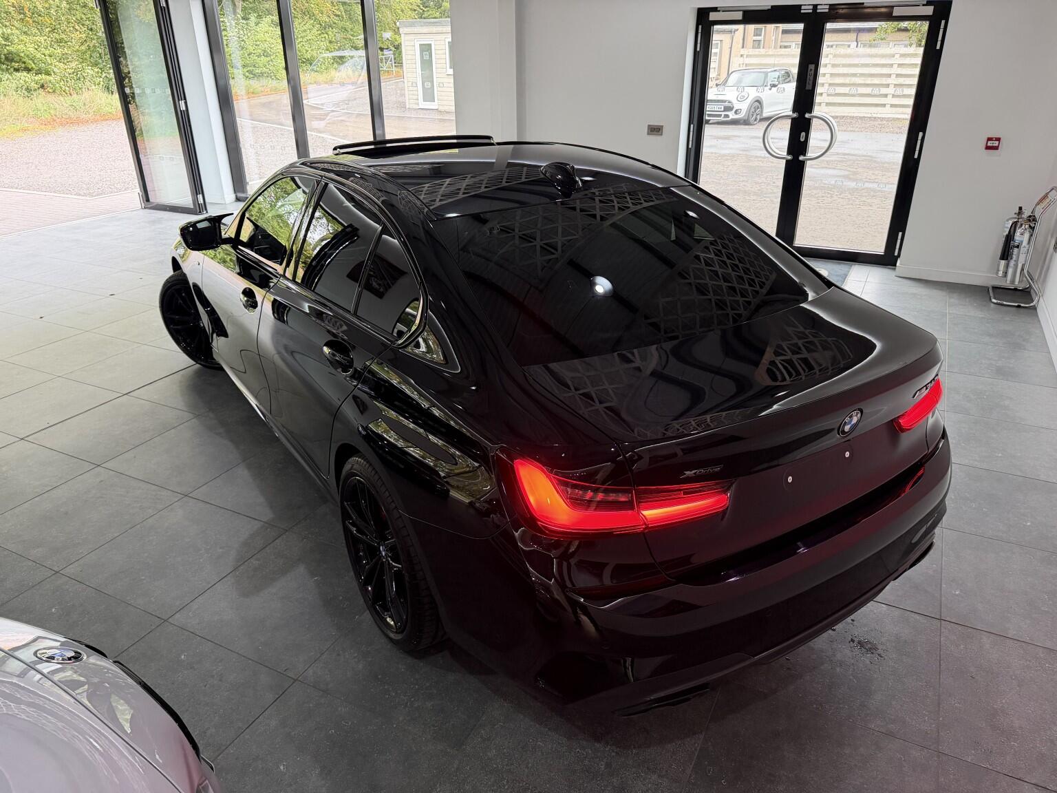 BMW 3 Series view 12