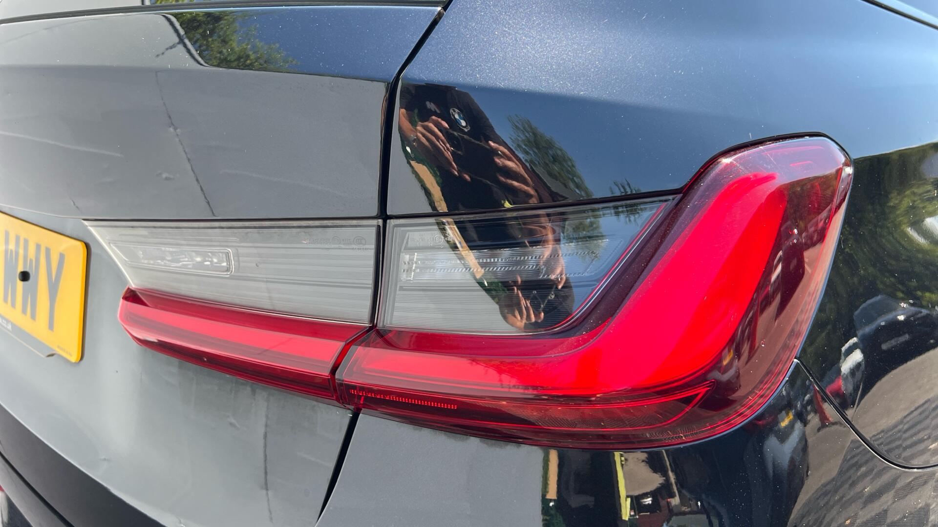 BMW 3 Series view 22