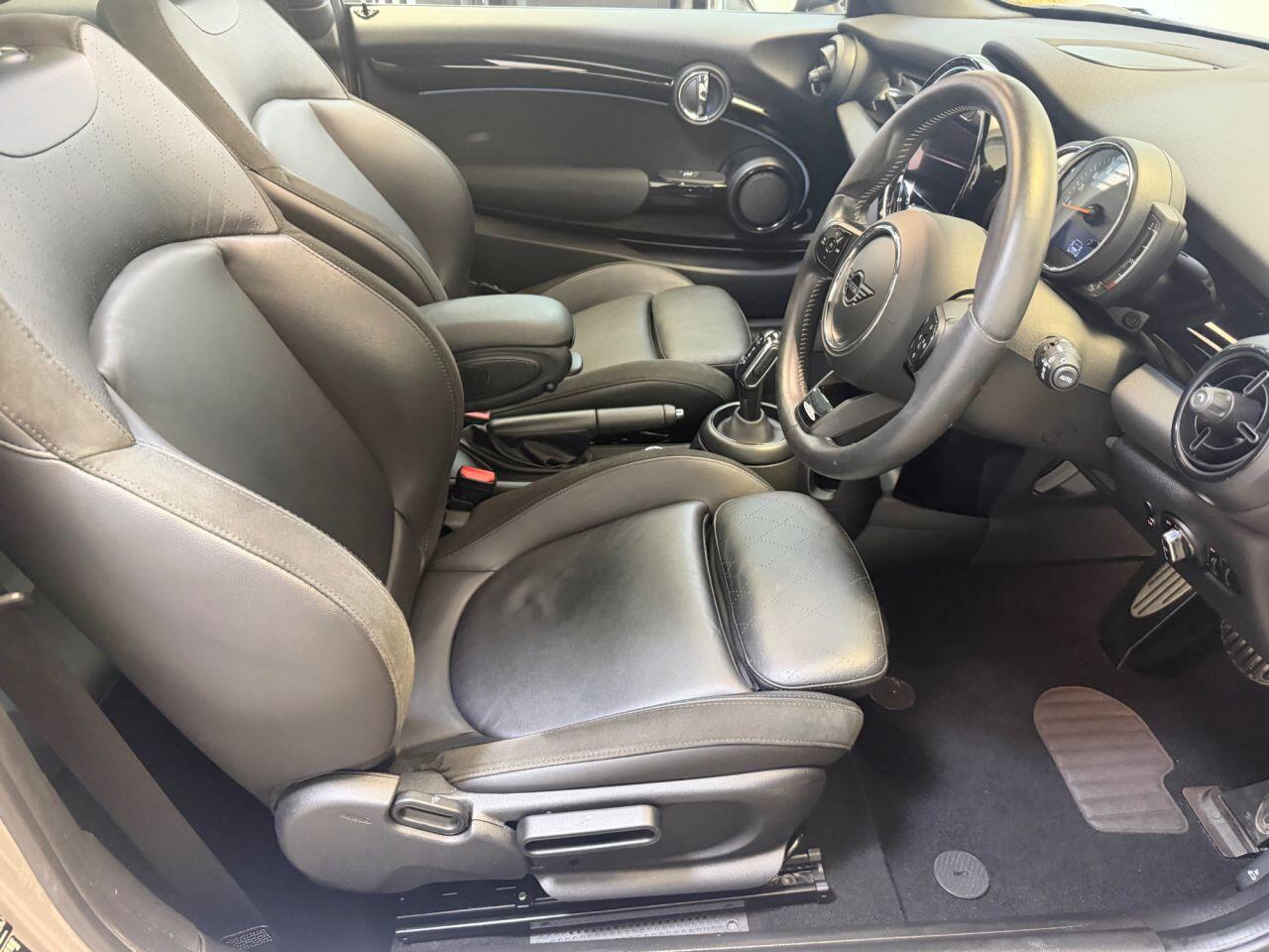 Mini Cooper view 17