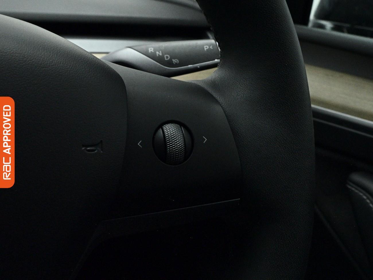 Tesla Model Y view 26