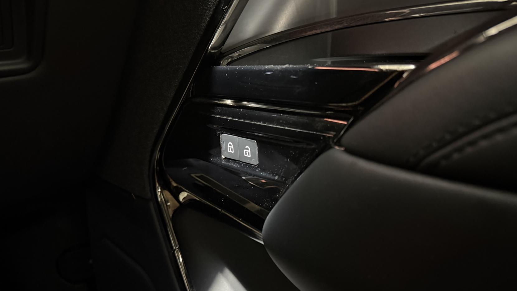 Land Rover Range Rover Sport view 26