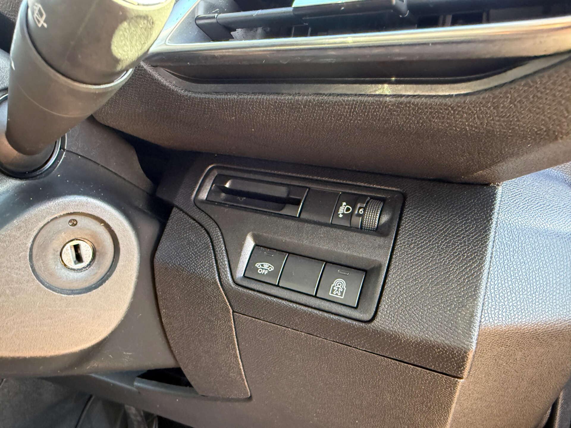 Peugeot 3008 view 34