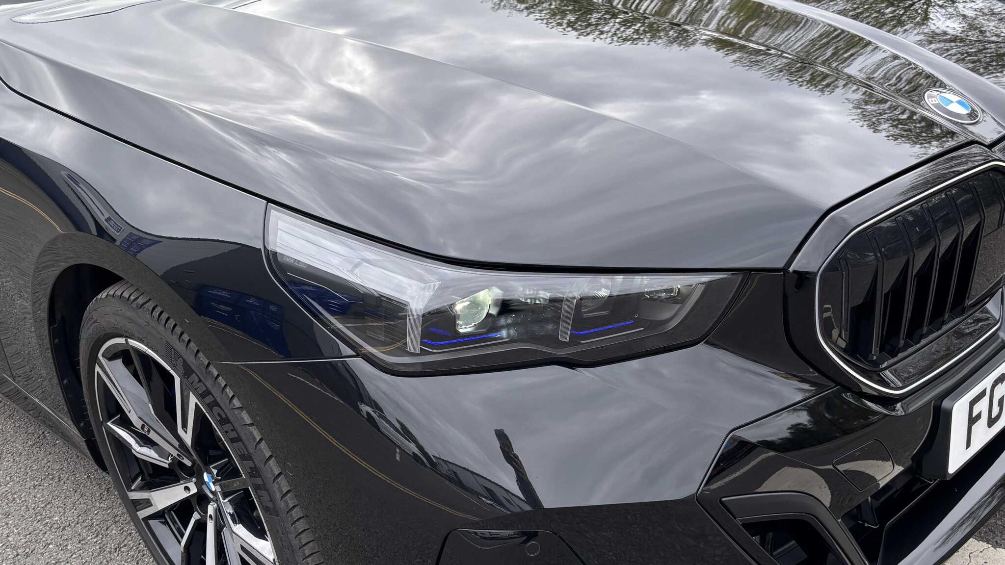 BMW 5 Series view 37