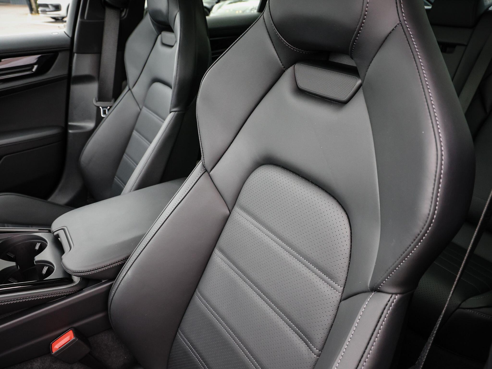 Porsche Panamera view 15