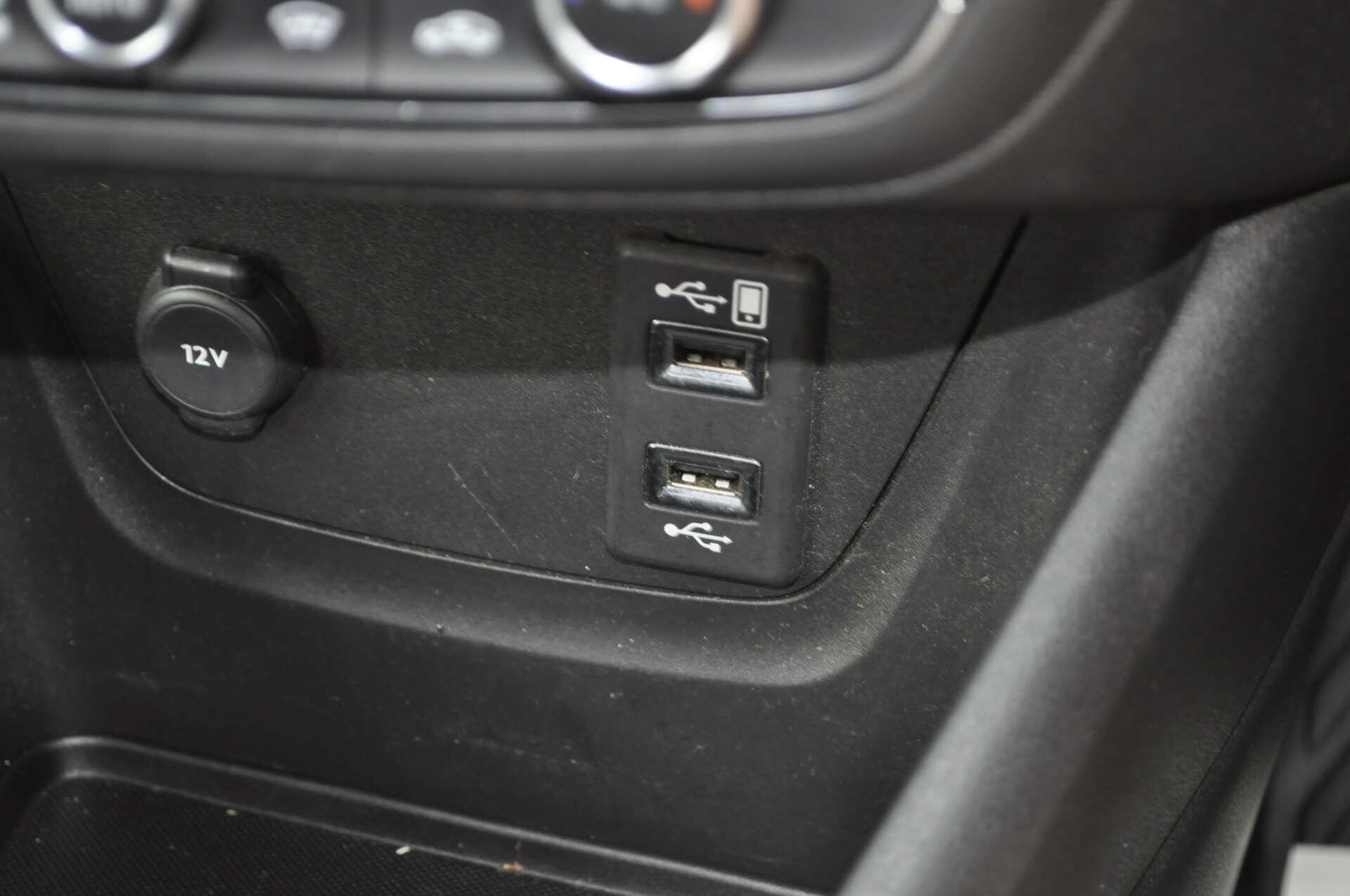 Vauxhall Crossland X view 26