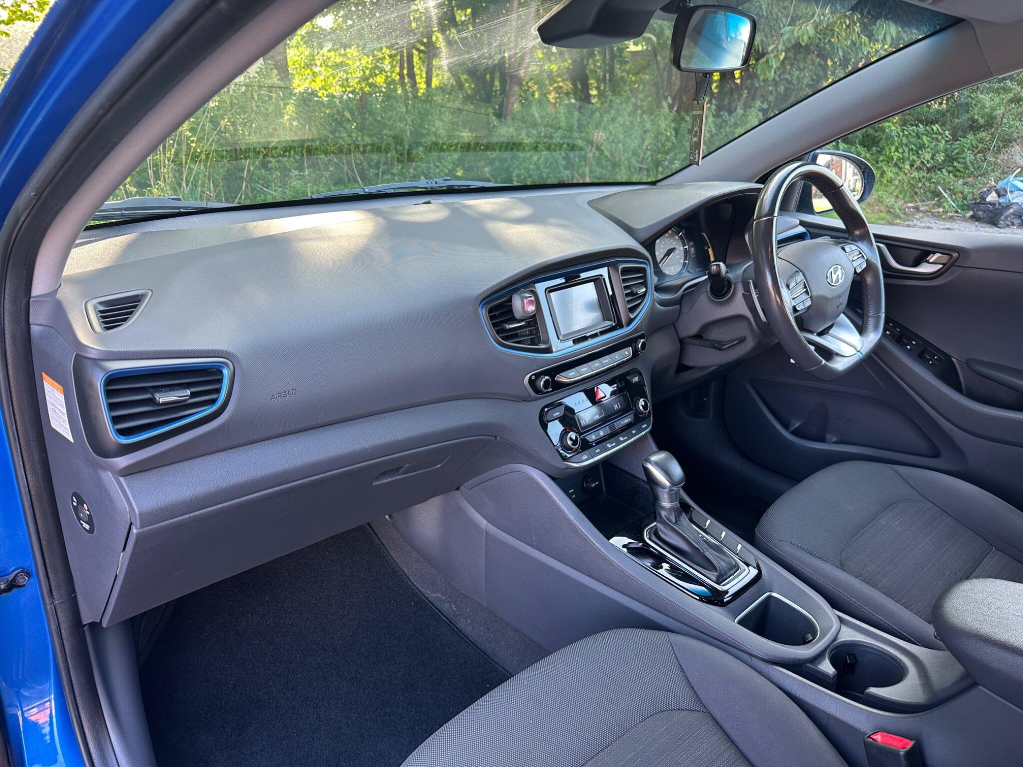 Hyundai Ioniq view 18