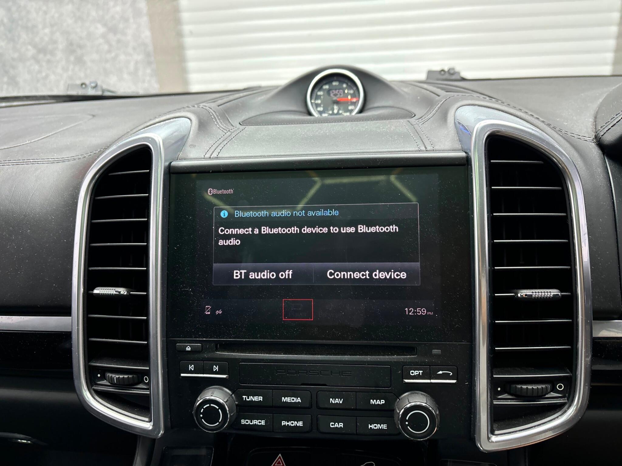 Porsche Cayenne view 52