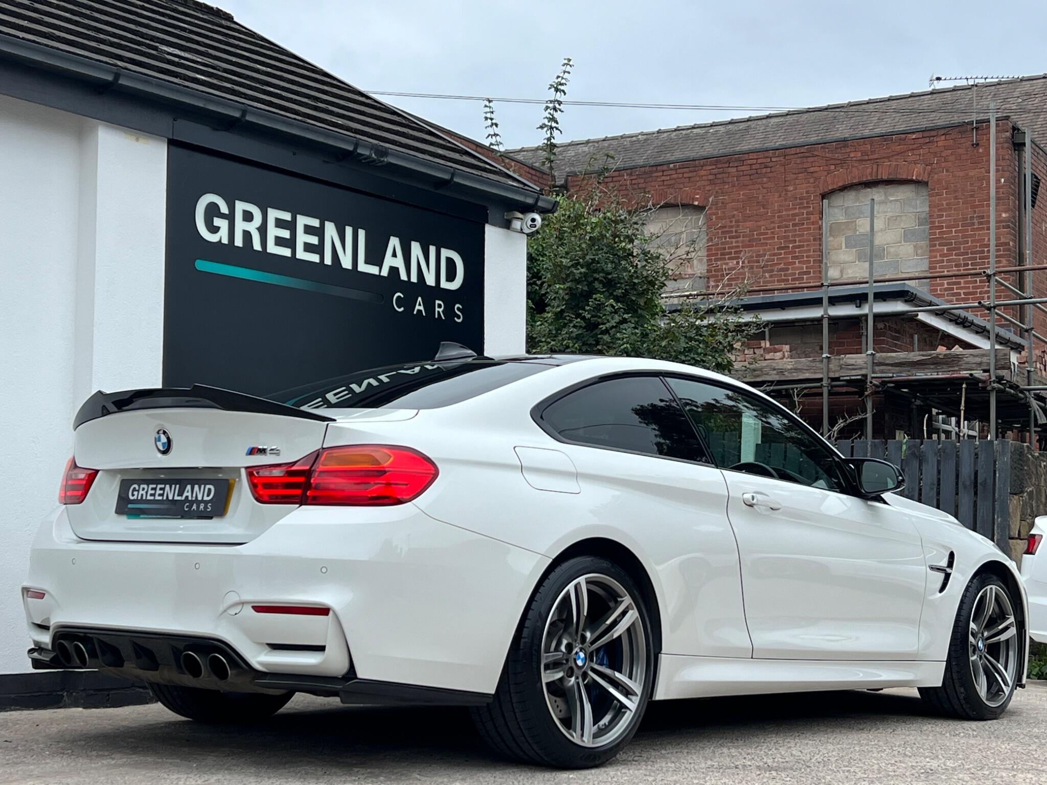 BMW M4 view 24