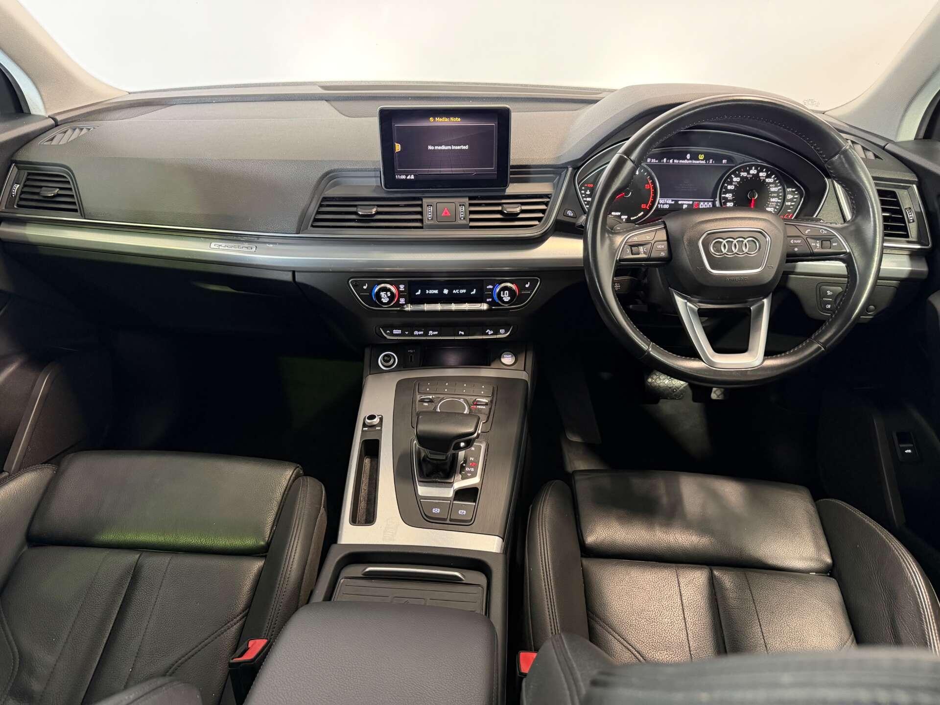 Audi Q5 view 6