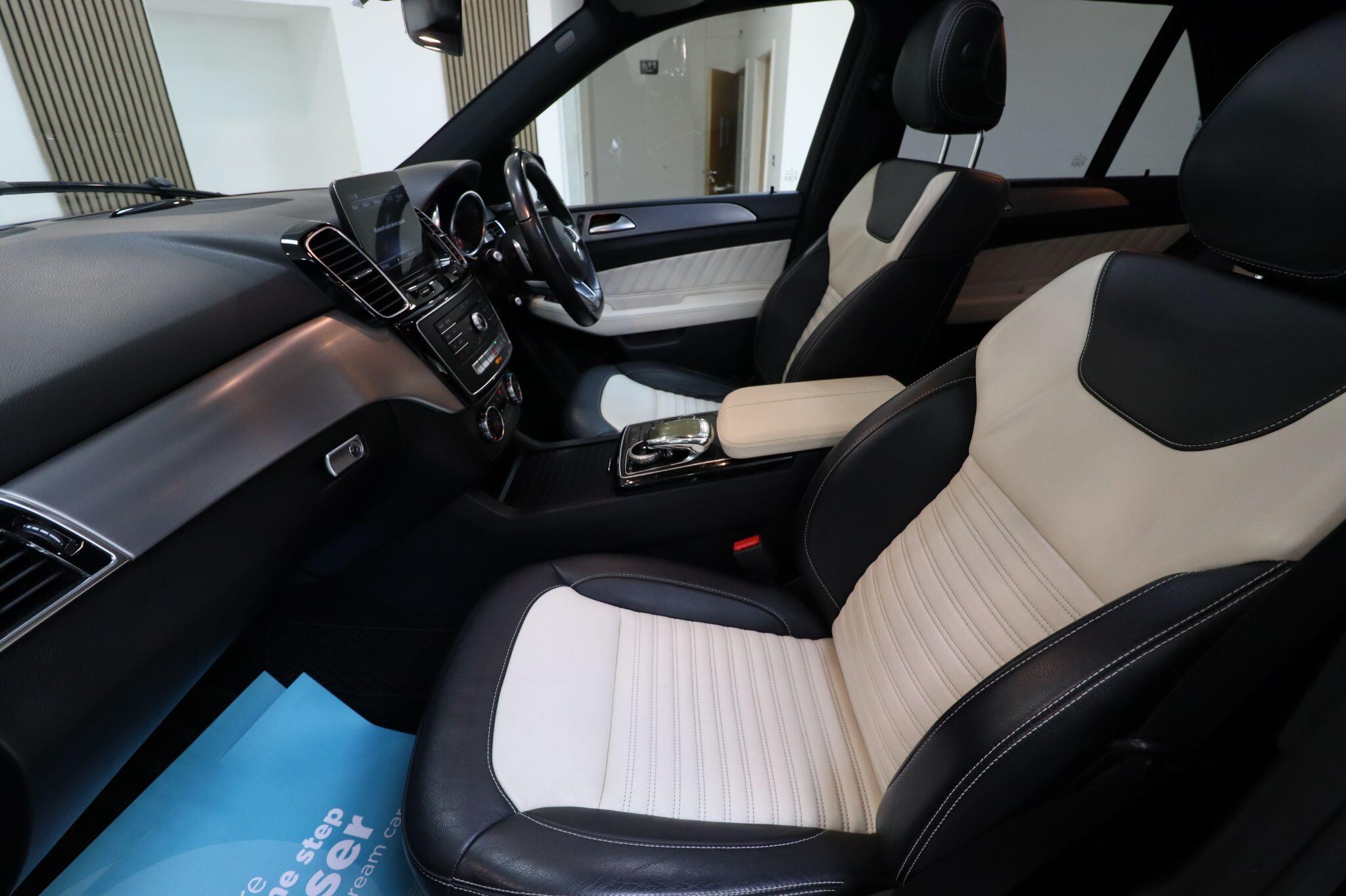 Mercedes-Benz Gle view 11