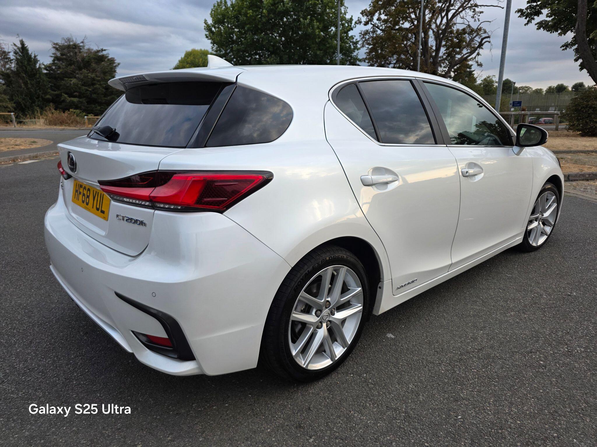 Lexus CT view 17